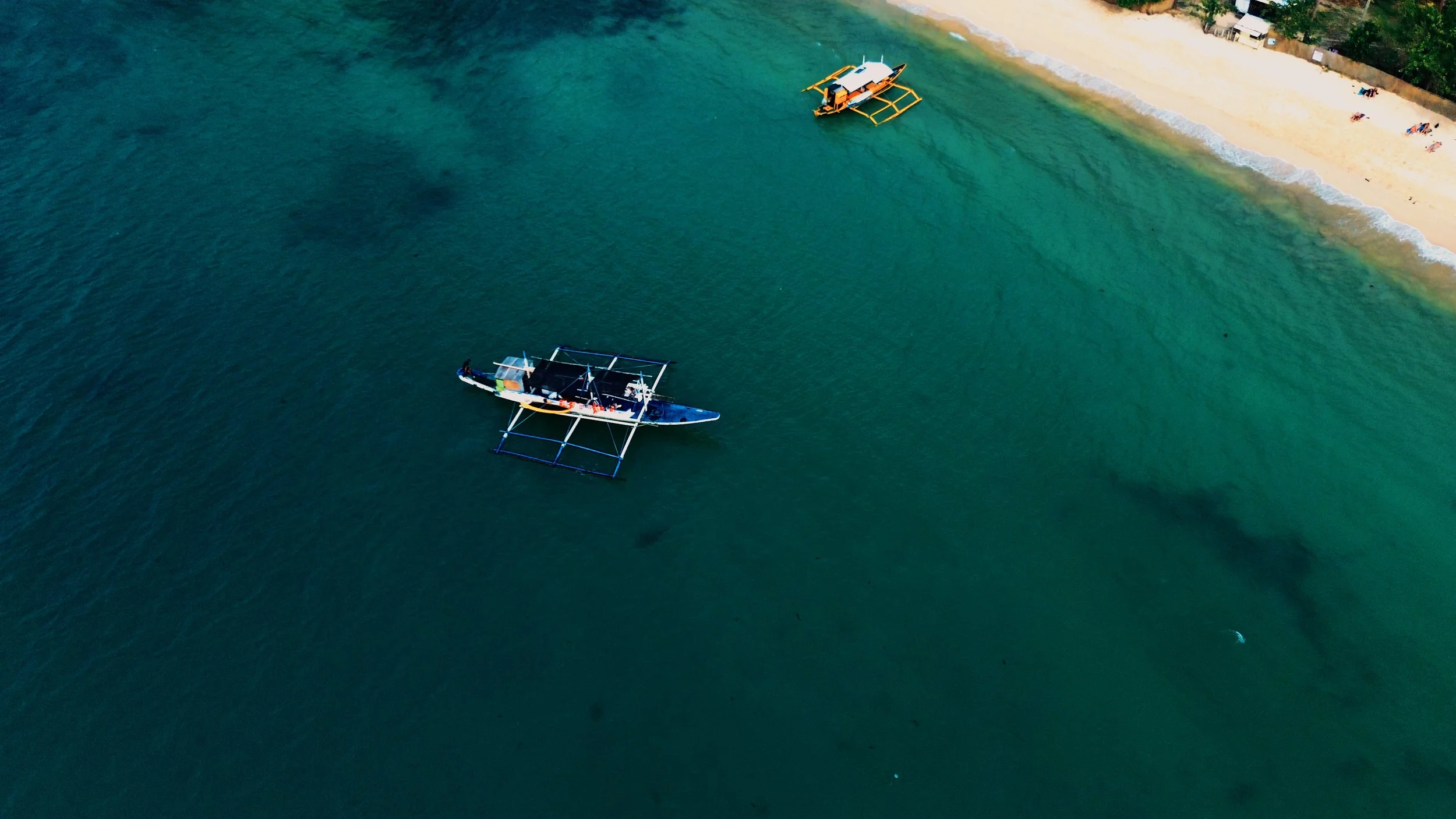 R&G SELECTS.00_02_37_01.Still088.jpg