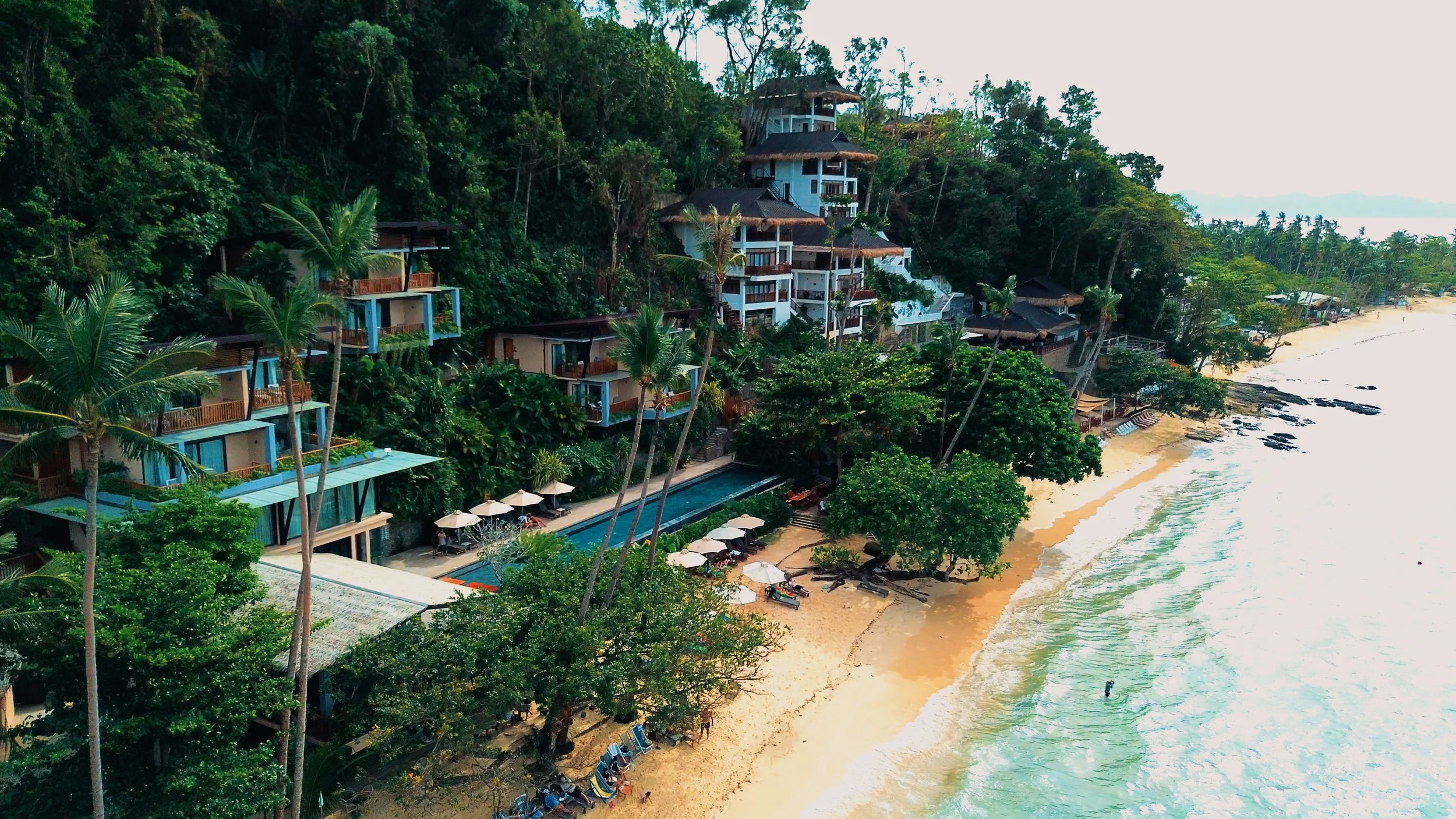 R&G SELECTS.00_02_36_07.Still087.jpg