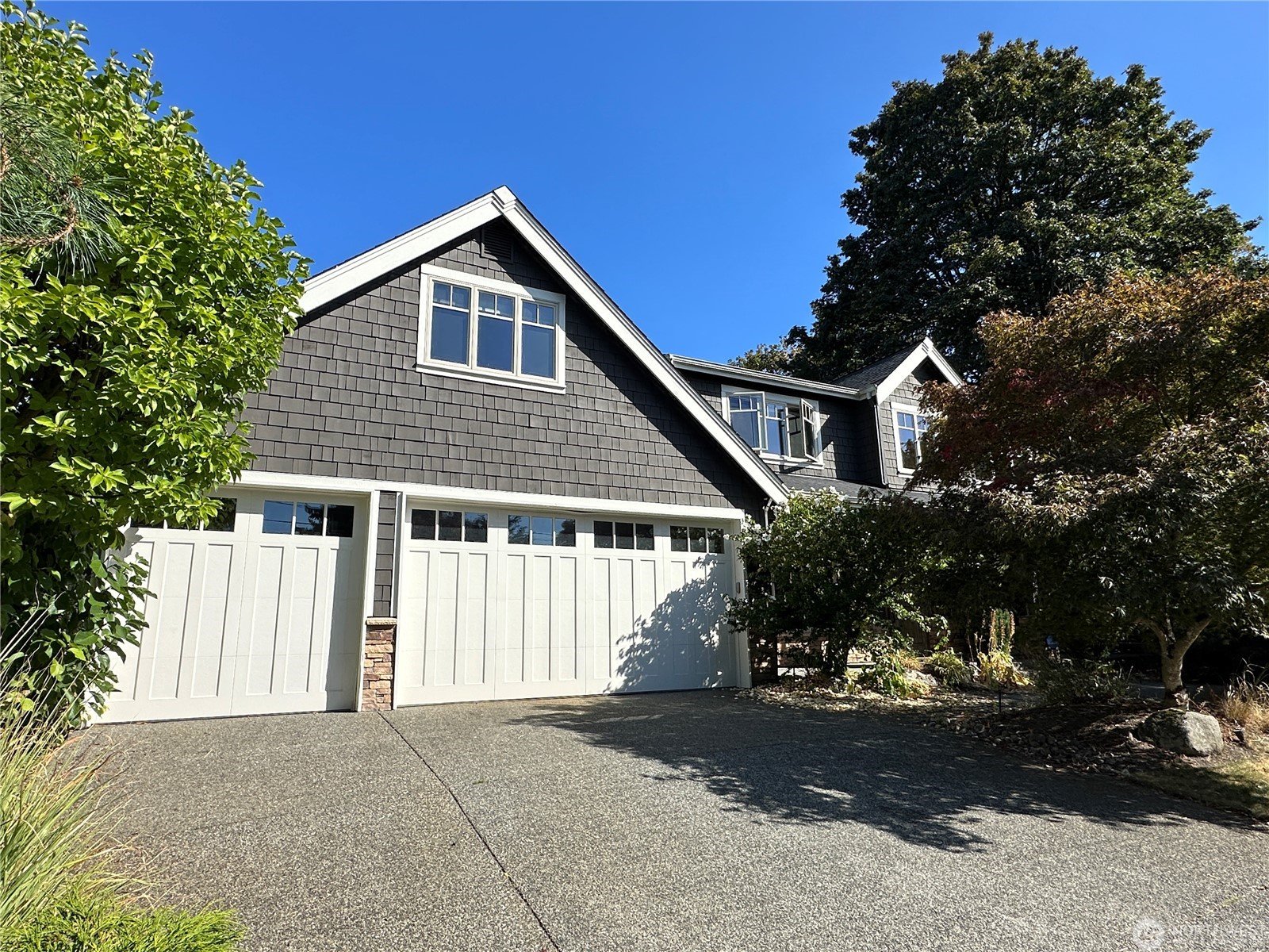 5012 112th Ave NE, Kirkland, WA 98033 $2,999,950 PENDING