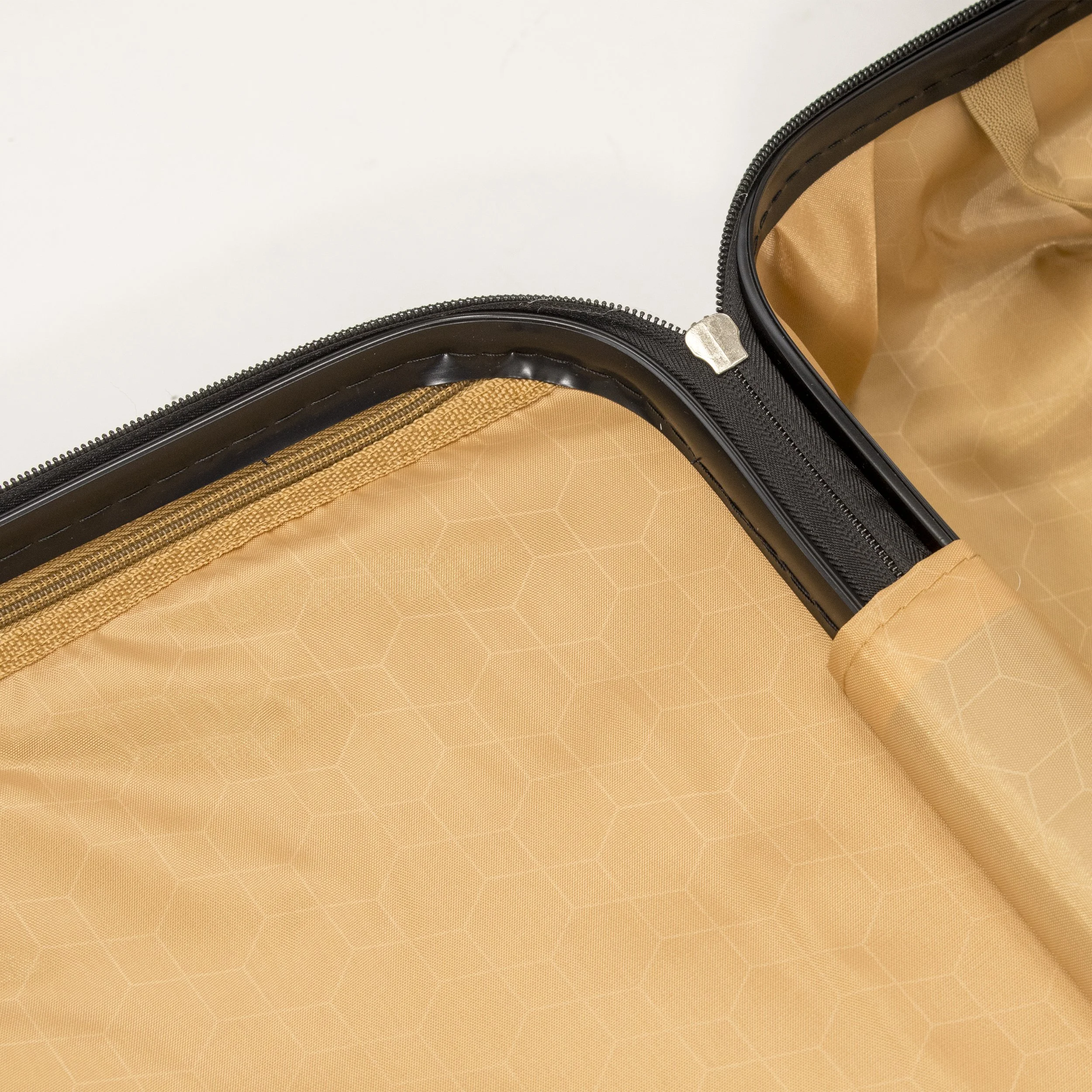 Luggage Interrior 03.jpg