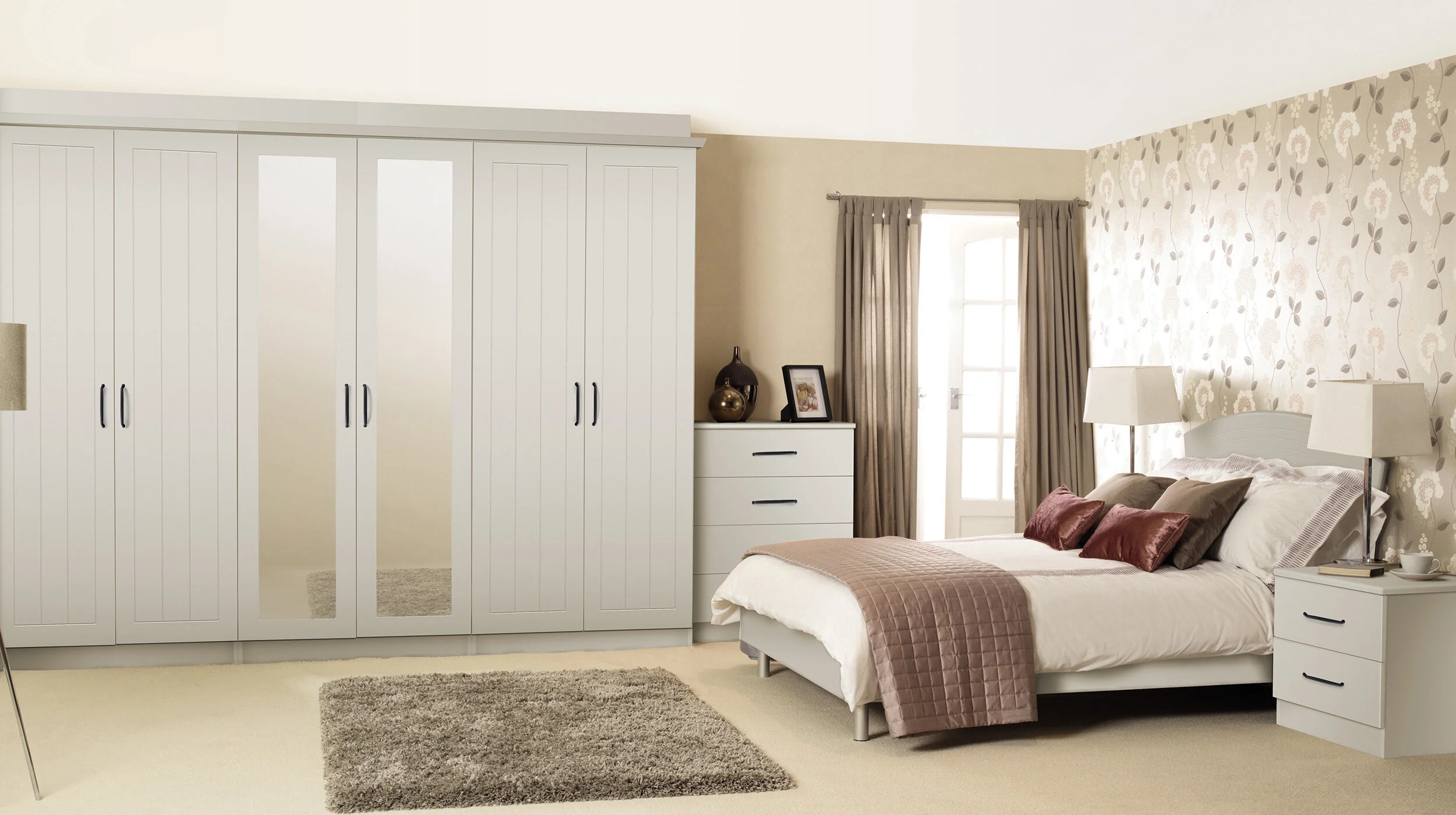suffolk_light_grey_mirror_robe_bedroom_h81.jpg