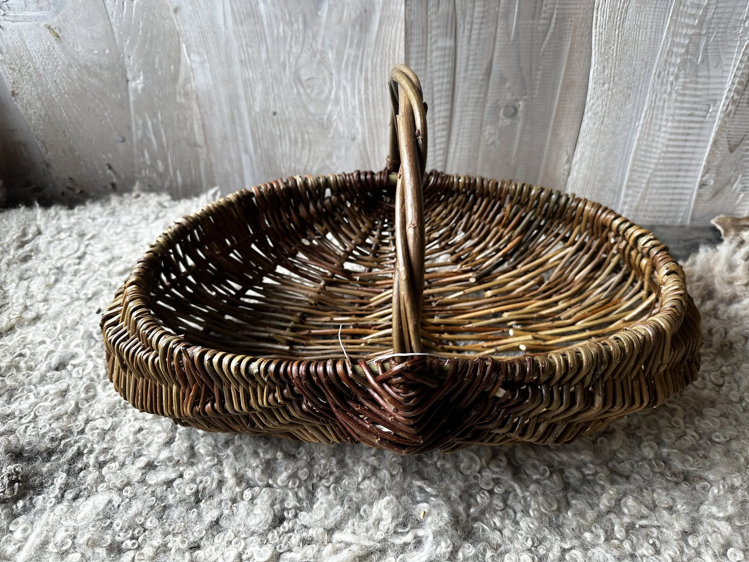 celtic foraging frame basket