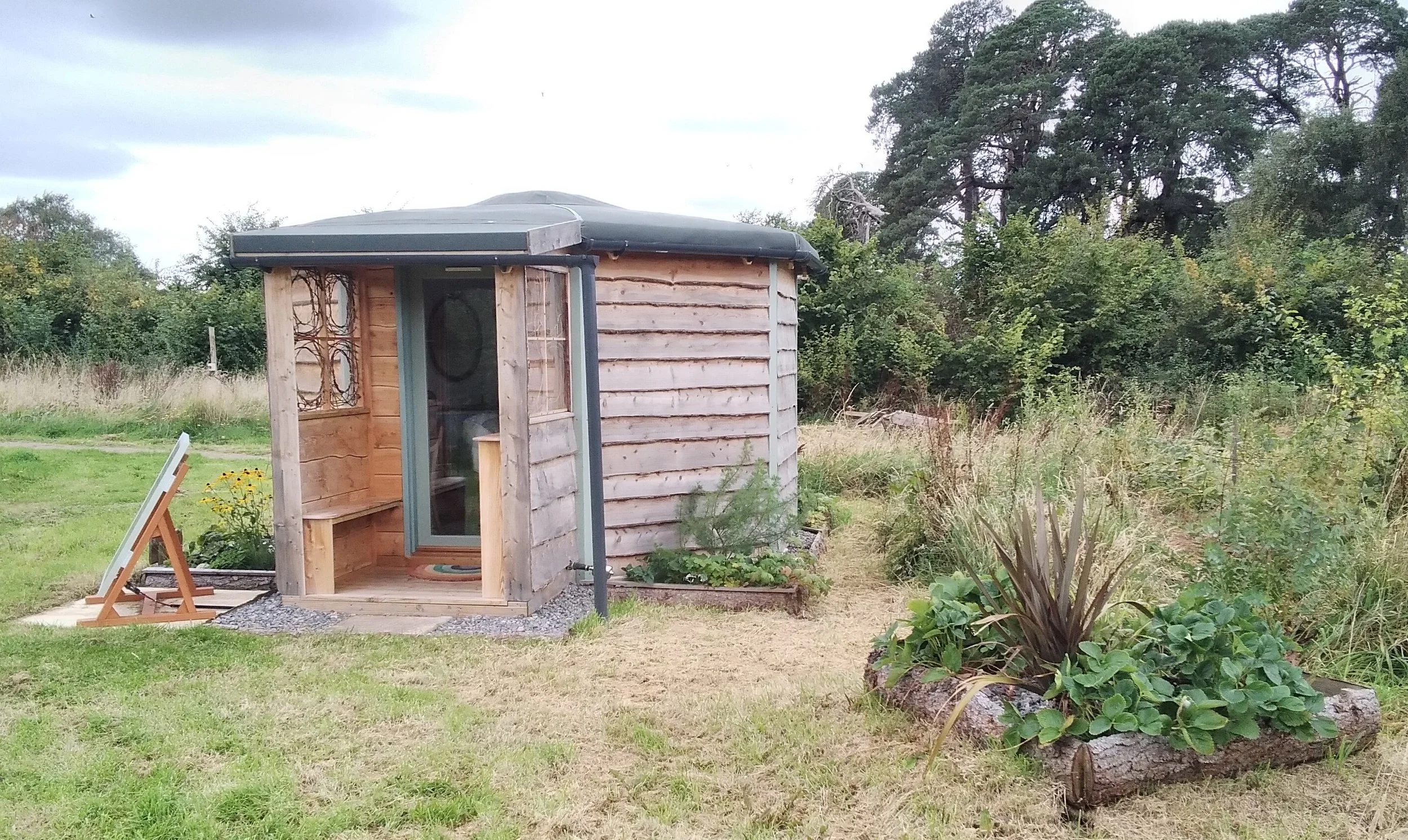 Octagonal cabin