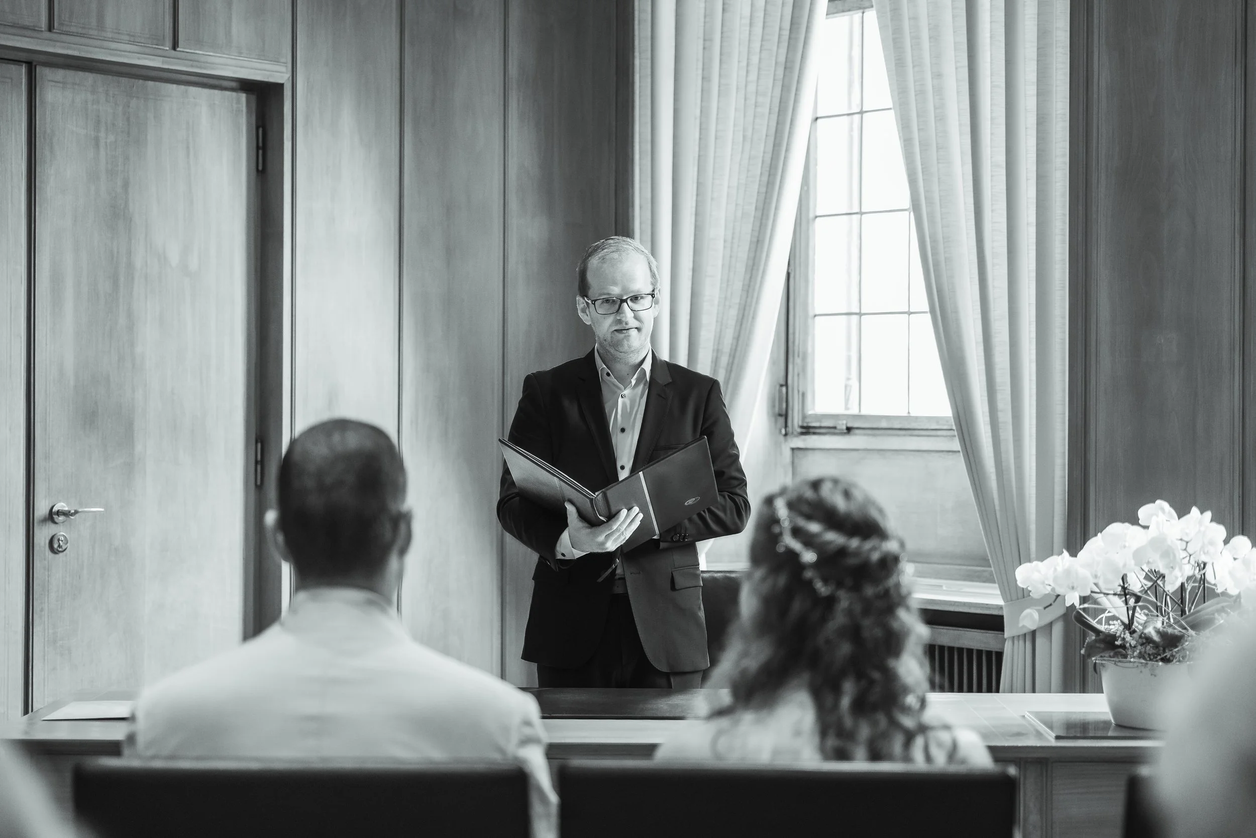 Hochzeitsfotograf Frankfurt am Main. Zeitlose und hochwertige Hochzeitsreportagen in Frankfurt und Hessen.