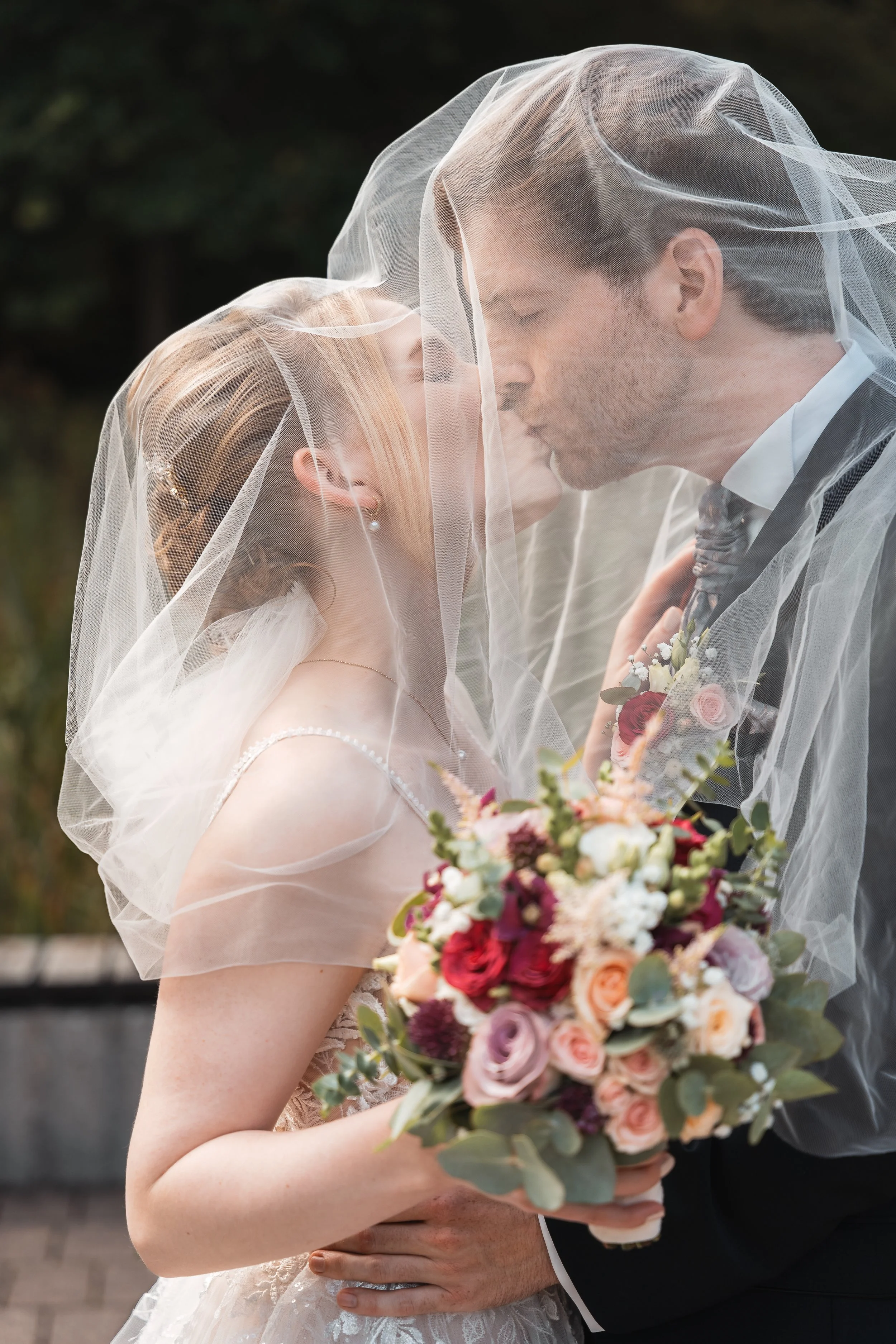 Hochzeitsfotograf Frankfurt am Main. Zeitlose und hochwertige Hochzeitsreportagen in Frankfurt und Hessen.