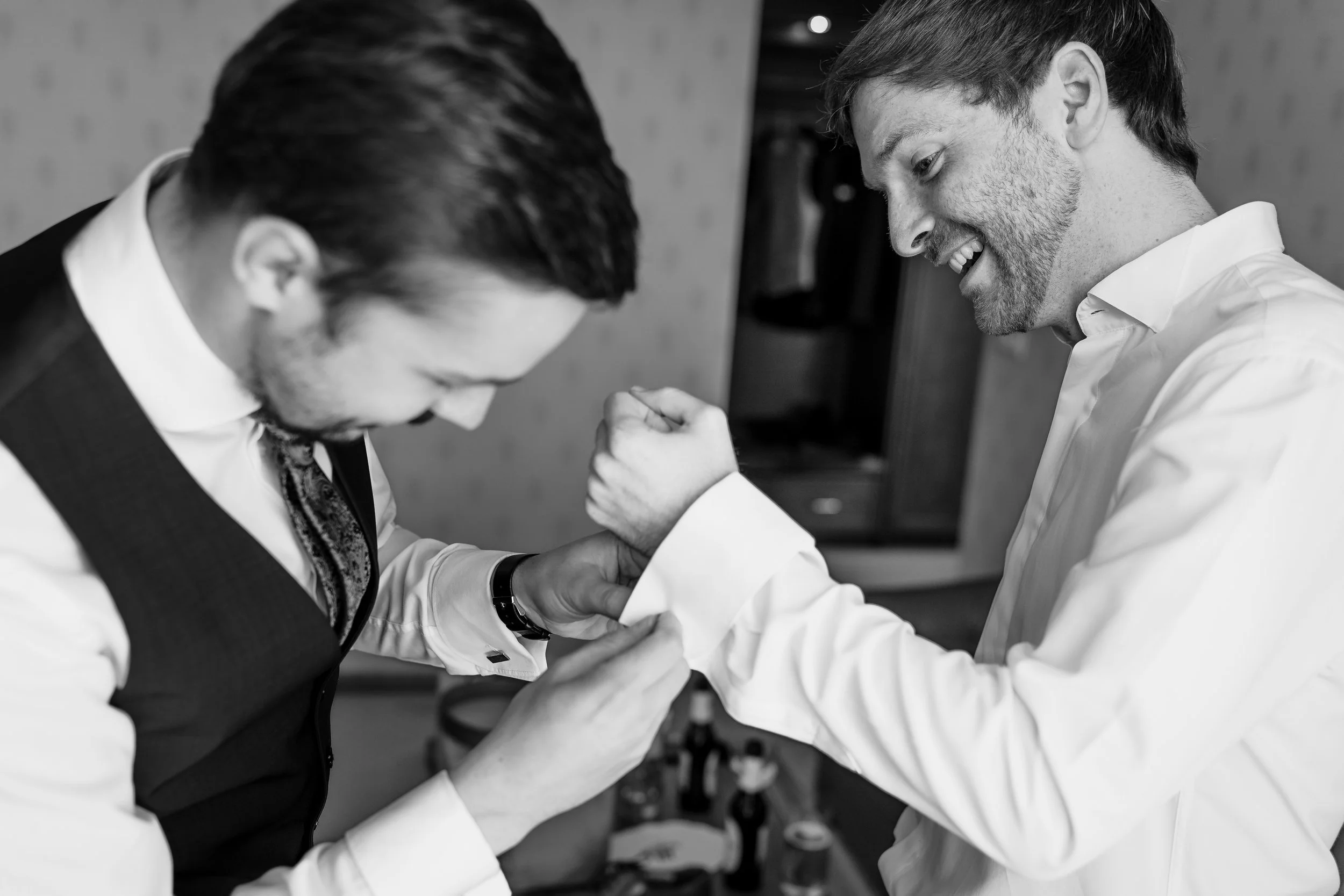 Hochzeitsfotograf Frankfurt am Main. Zeitlose und hochwertige Hochzeitsreportagen in Frankfurt und Hessen.