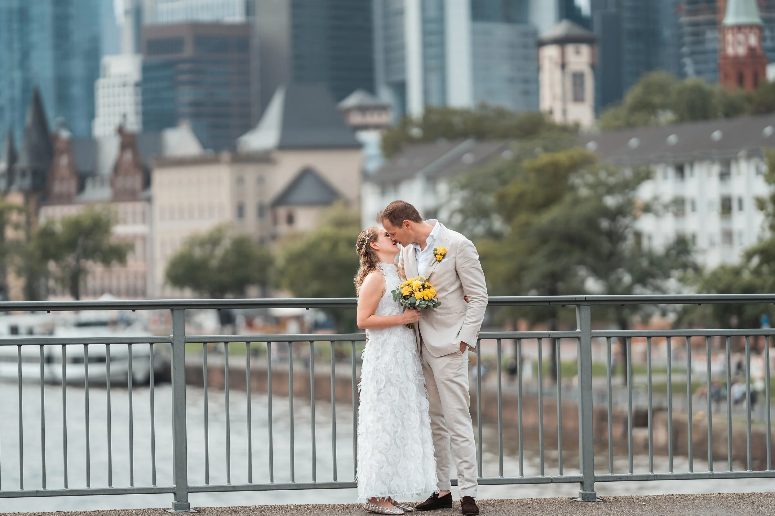 Hochzeitsfotograf Frankfurt am Main. Zeitlose und hochwertige Hochzeitsreportagen in Frankfurt und Hessen.