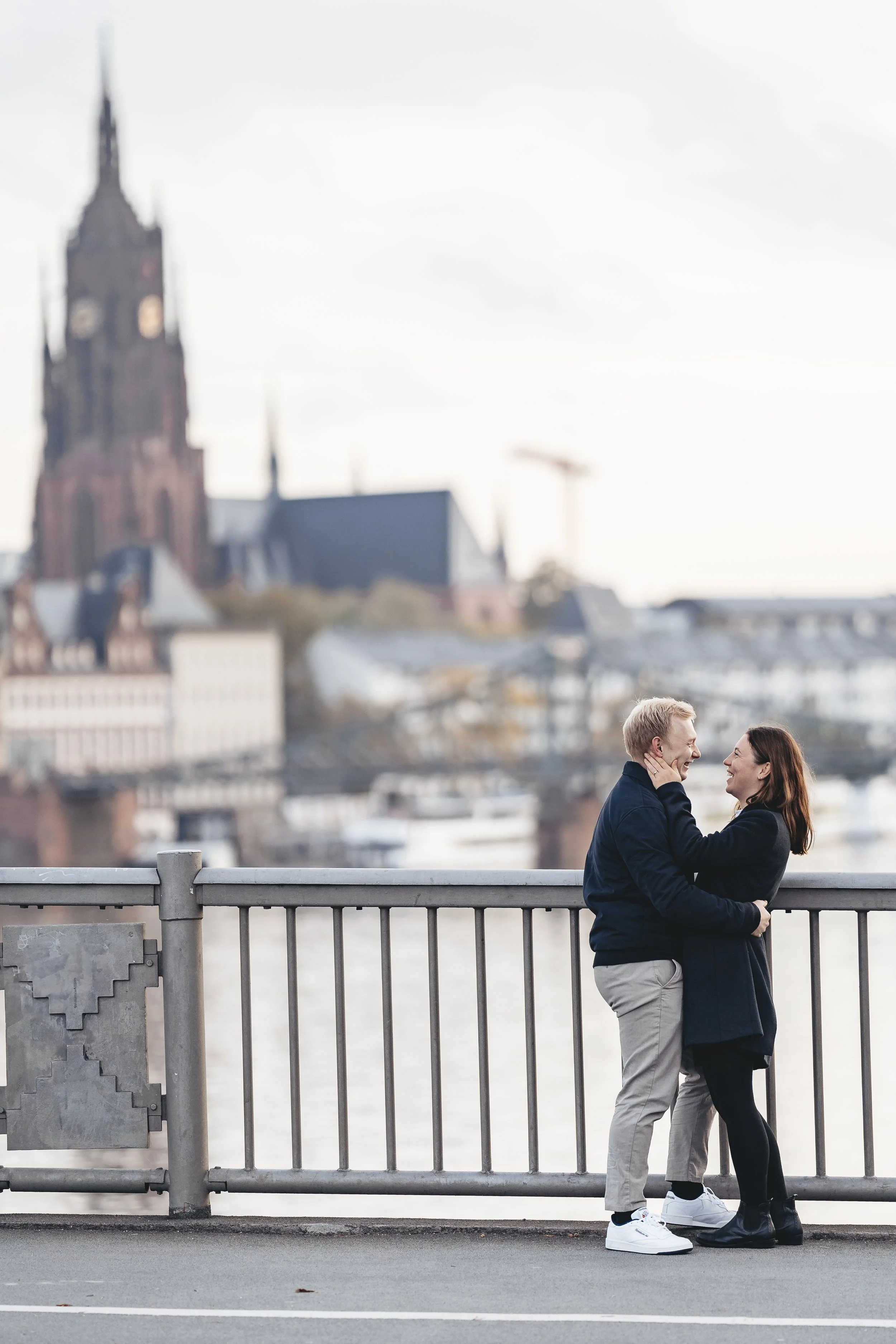 Hochzeitsfotograf Frankfurt am Main. Zeitlose und hochwertige Hochzeitsreportagen in Frankfurt und Hessen.