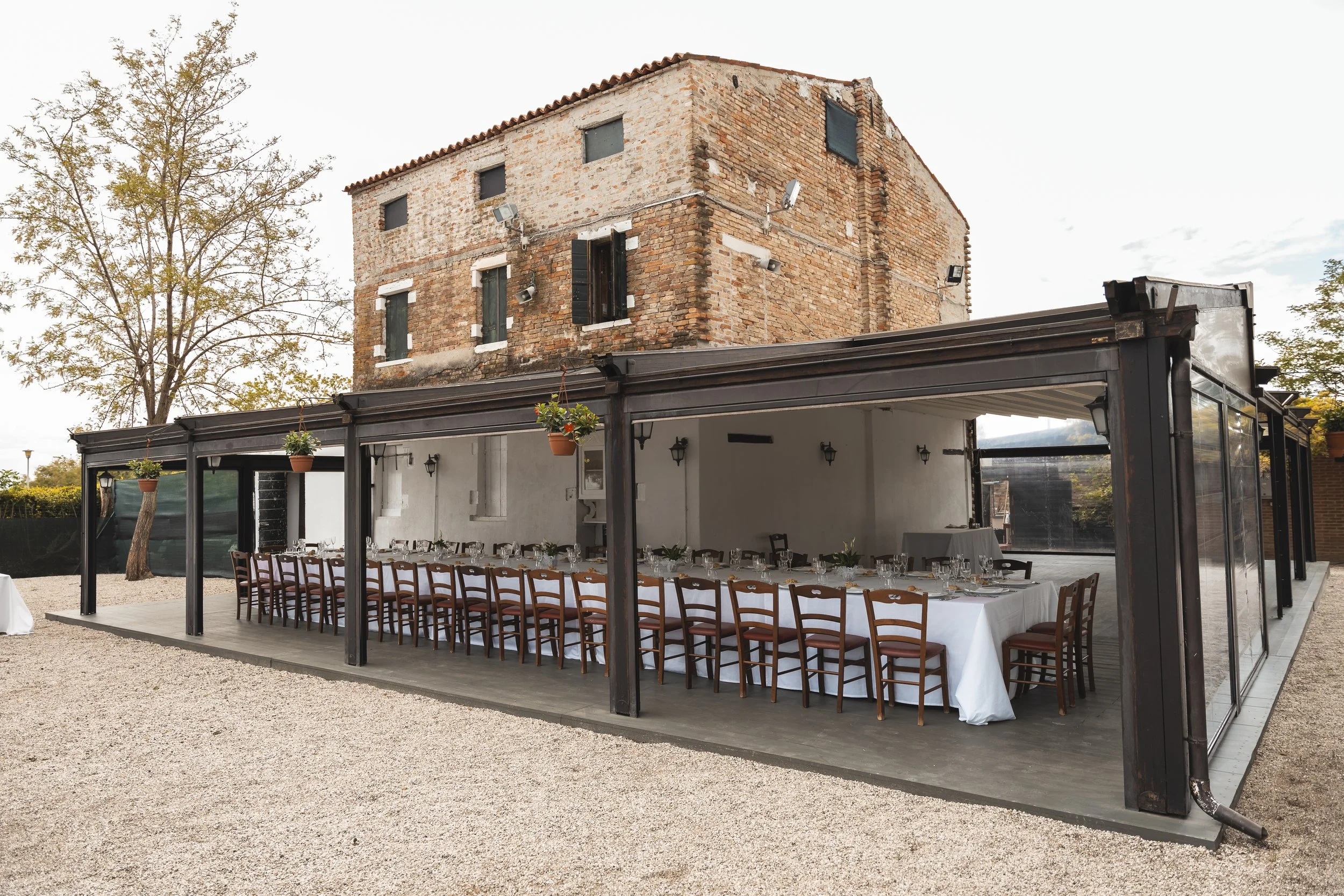 Hochzeitsfotograf Frankfurt am Main. Zeitlose und hochwertige Hochzeitsreportagen in Frankfurt und Hessen.