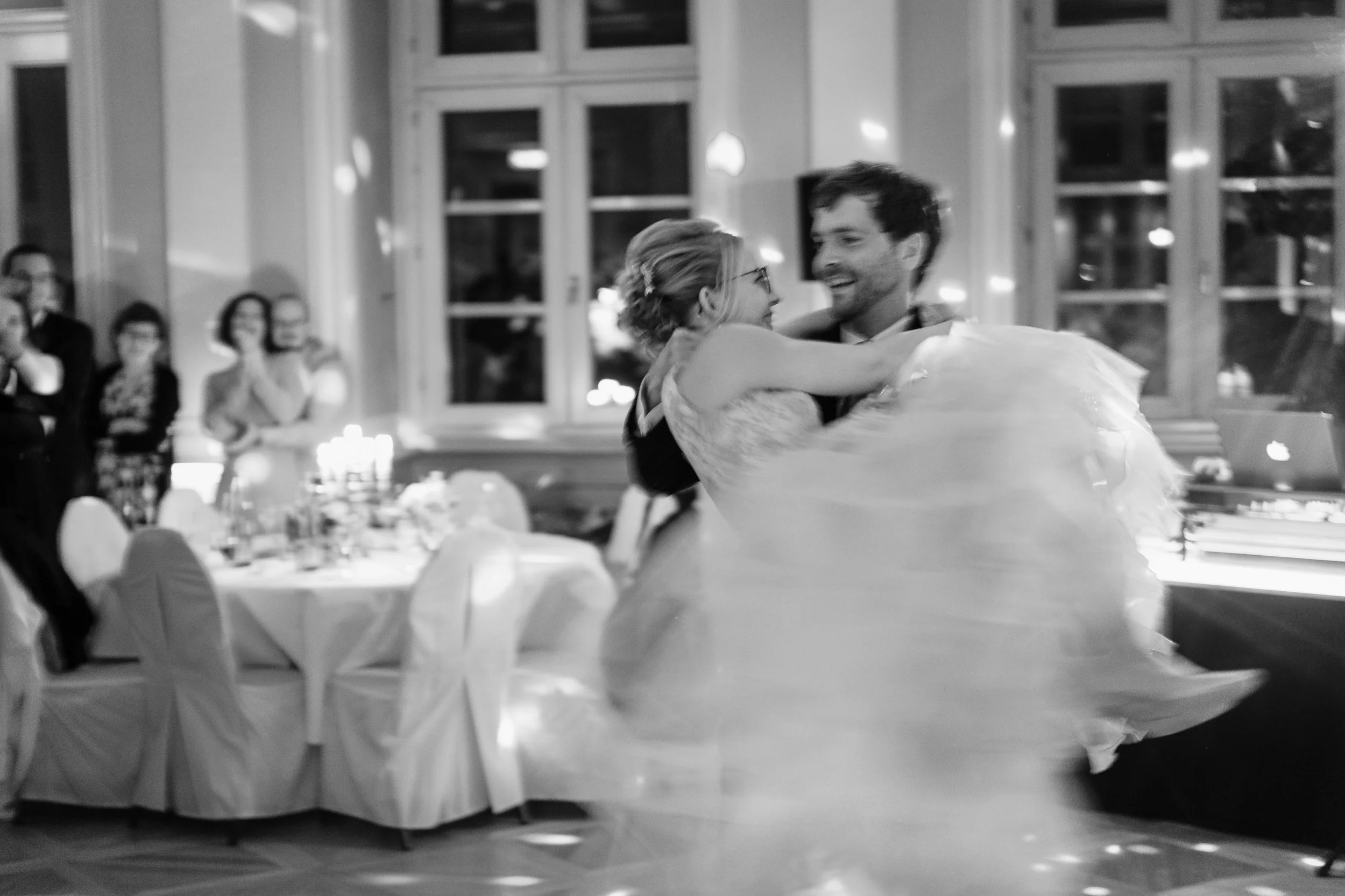 Hochzeitsfotograf Frankfurt am Main. Zeitlose und hochwertige Hochzeitsreportagen in Frankfurt und Hessen.