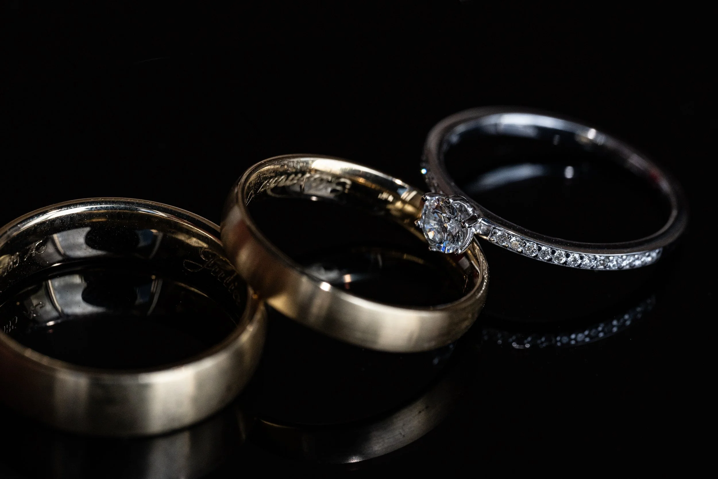 Zeitlose Hochzeitsreportagen in Frankfurt am Main. Fotografiert von Hochzeitsfotograf.