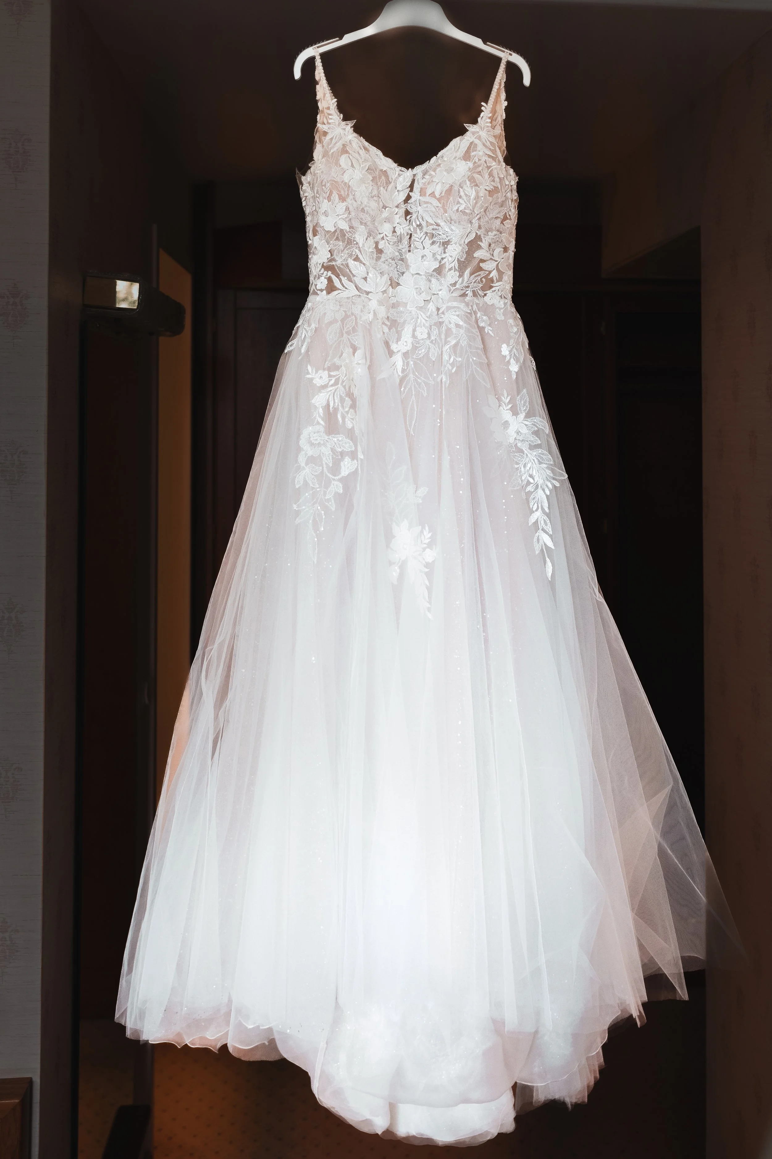 Zeitlose Hochzeitsreportagen in Frankfurt am Main. Fotografiert von Hochzeitsfotograf.