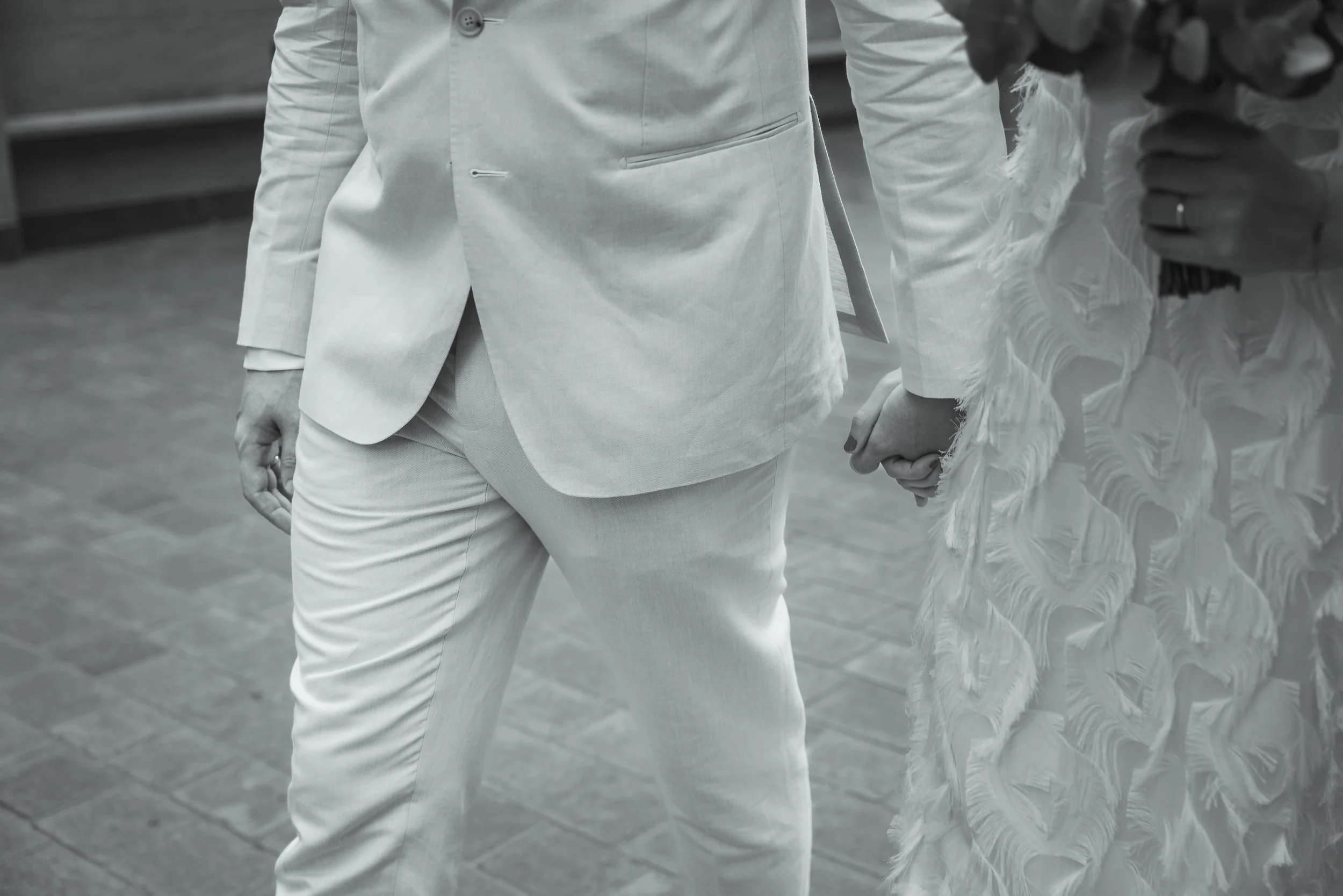 Zeitlose Hochzeitsreportagen in Frankfurt am Main. Fotografiert von Hochzeitsfotograf.