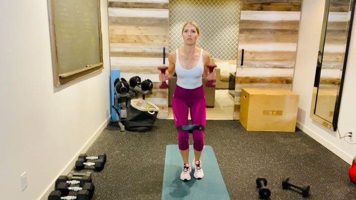 SWEAT was real today with this HIIT full body bands workout. 🔥😅
Join our Summer series this July and August. M-W-F. If you can&rsquo;t make a live you get the workout on demand through my website. Log in wherever you are on holidays and with your d
