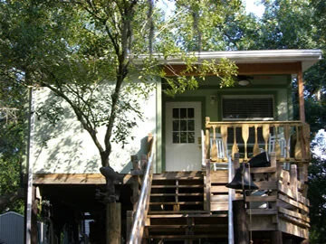 1 bedroom stilts cabin