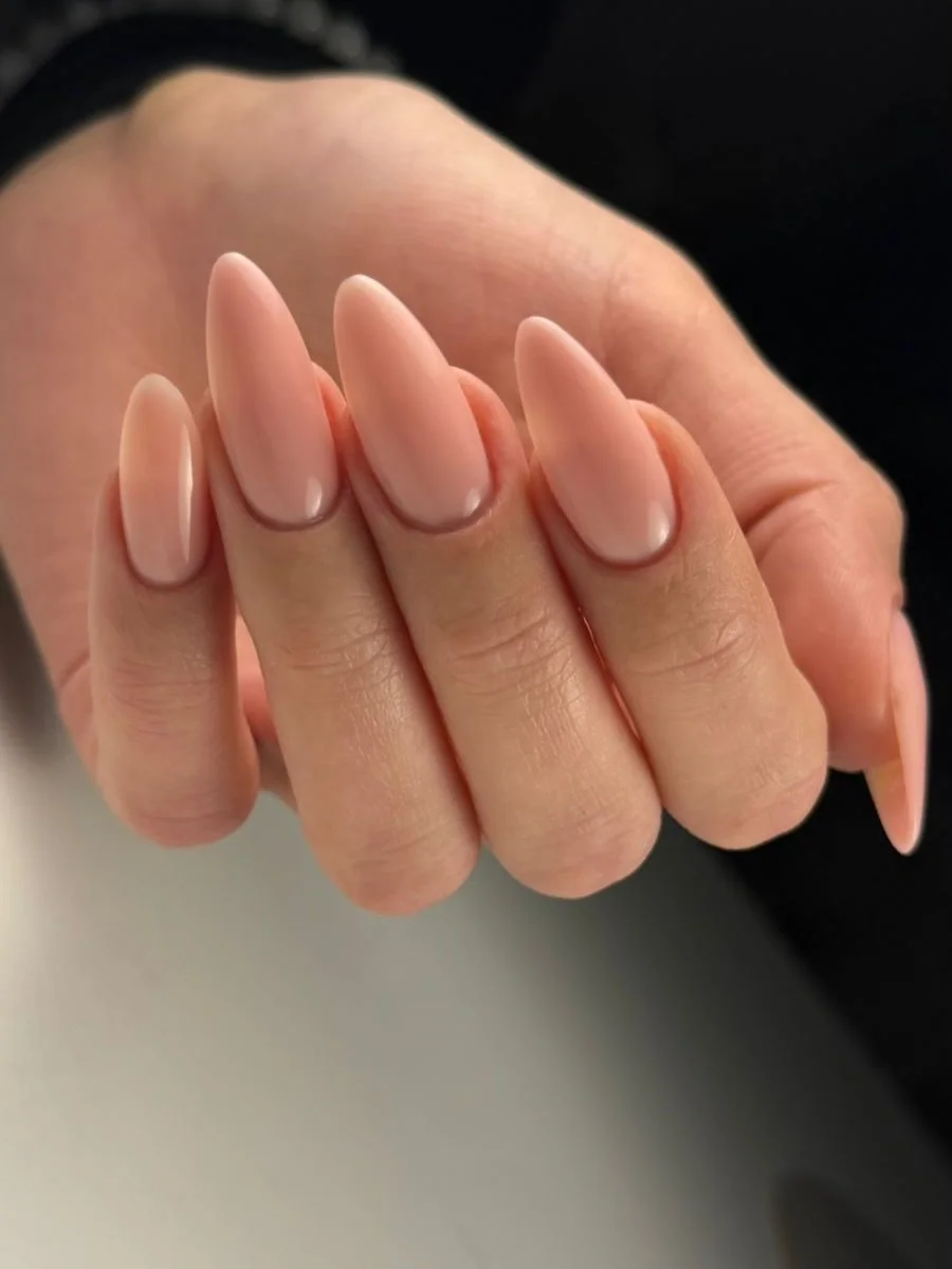 Bei Elite Nail Spa erhalten Sie perfekte N&auml;gel mit professioneller Nagel- und Nagelhautpflege, h&ouml;chster Pr&auml;zision und einer gro&szlig;en Auswahl an Farben &amp; Designs.

In unserem modernen, stilvollen Salon im Herzen Berlins genie&sz