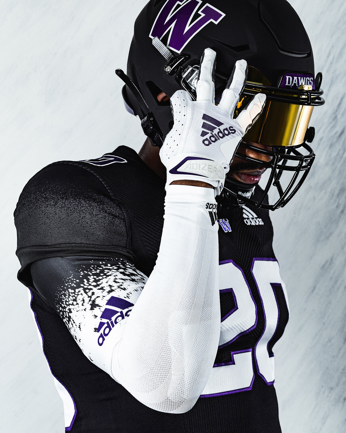 UWFB2021_Dawg_Uniform_FINAL_4x5 (9 of 17).jpg