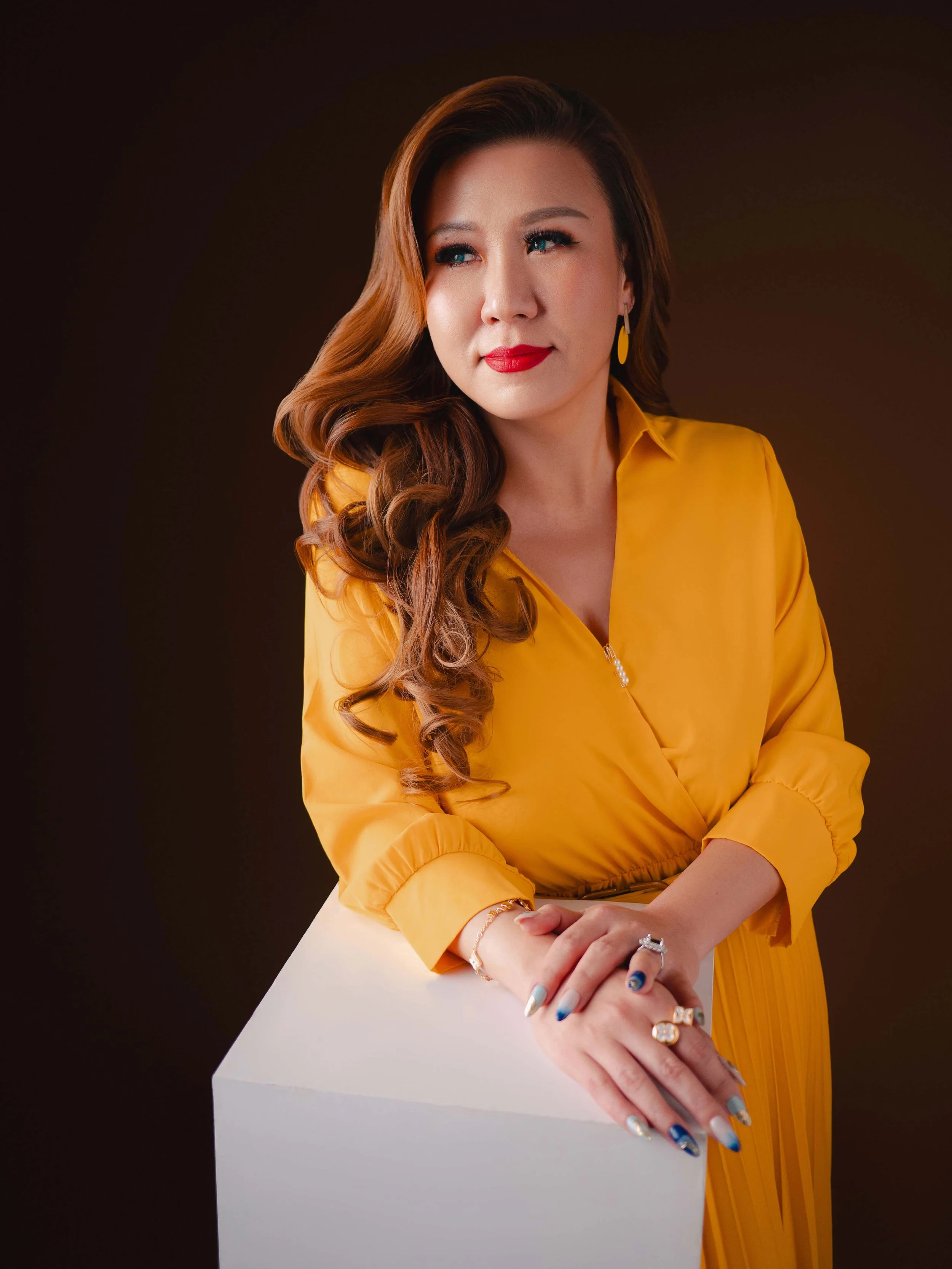 wendy tan corporate headshot singapore, professional photo shoot for personal branding at Terra photo studio