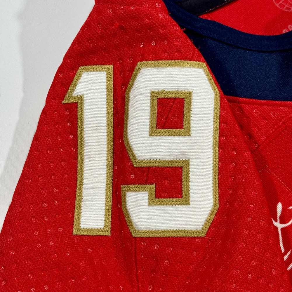 Matthew Tkachuk - Red w/ 