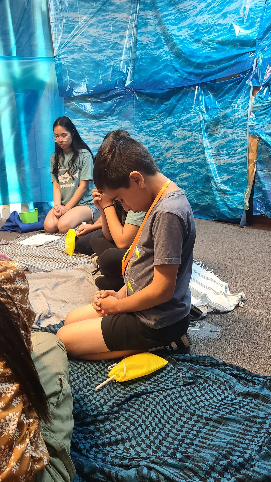VBS praying.jpg