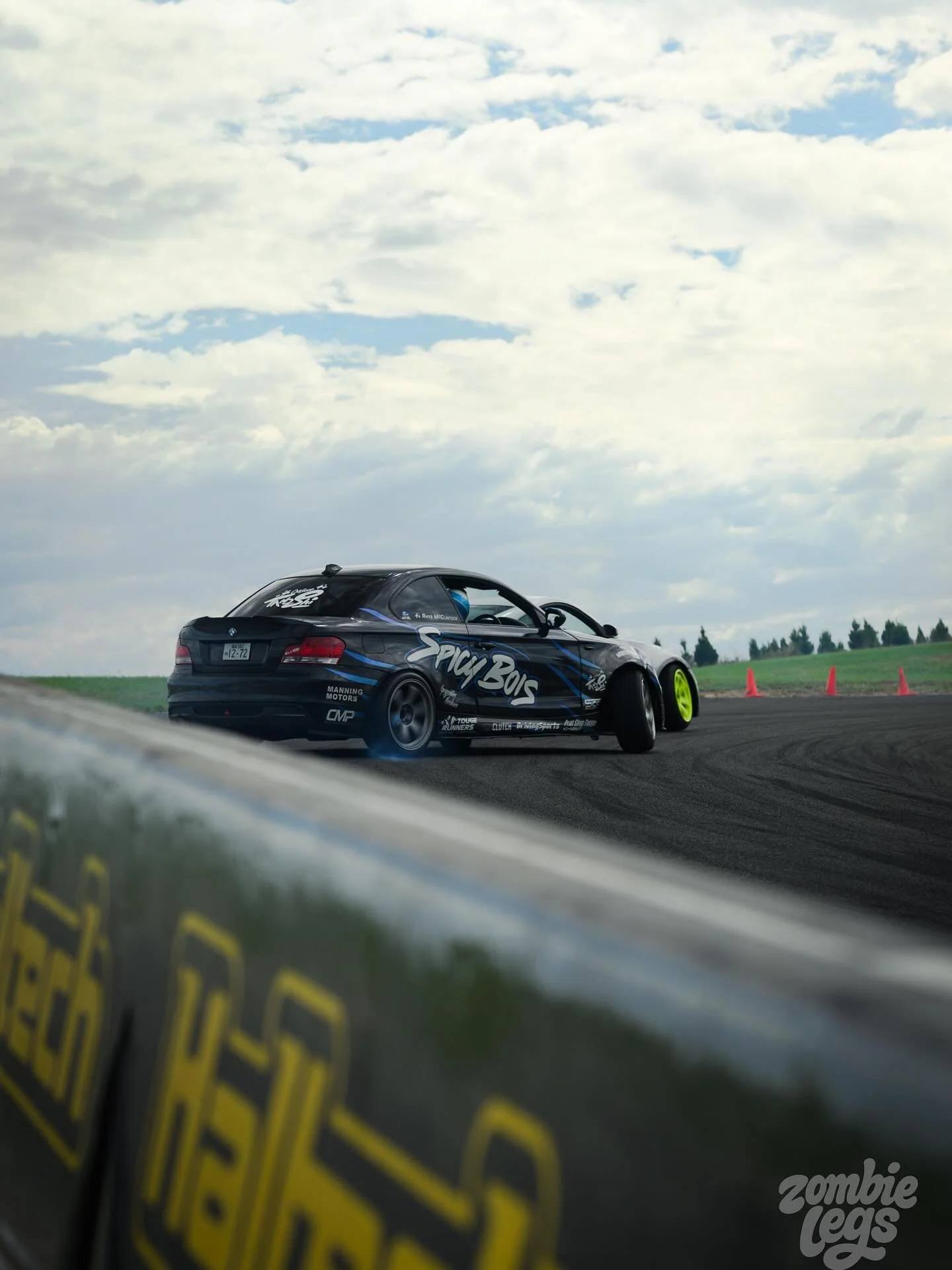 It&rsquo;s like the Meihan wall. But not&hellip; because we (and our wallets) stay tf away from those Haltech signs 🤣

Amazing pic from @zombie.legs - appreciate you coming out to hang with us for the day dude!