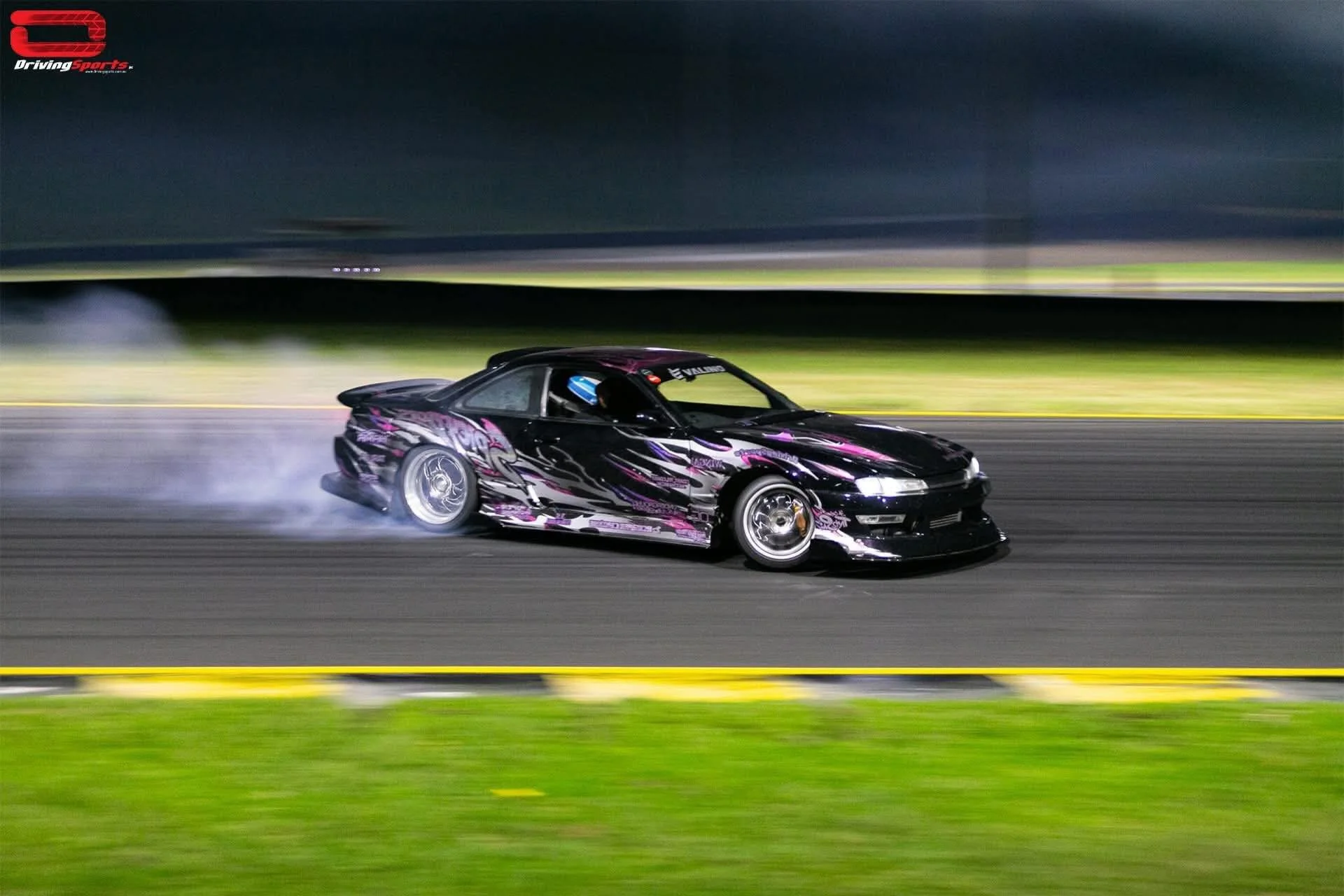 Borrowed @jono.marinceski&rsquo;s S14 for a few laps over the weekend and ohhhh myyyy god 🥰 THIS is the dream setup. I drove it when I dyno&rsquo;d it a year ago for the 8hp swap, but since then Jono&rsquo;s gone 1.5J and a heap of other stuff. I&rs