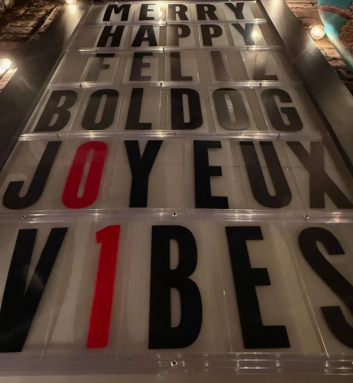 Whatever you&rsquo;re celebrating and whoever is lucky enough to be there with you - we wish you and yours a very merry happy feliz boldog joyeux frohe buon Merīkurisumasu Vibemas! ✌️