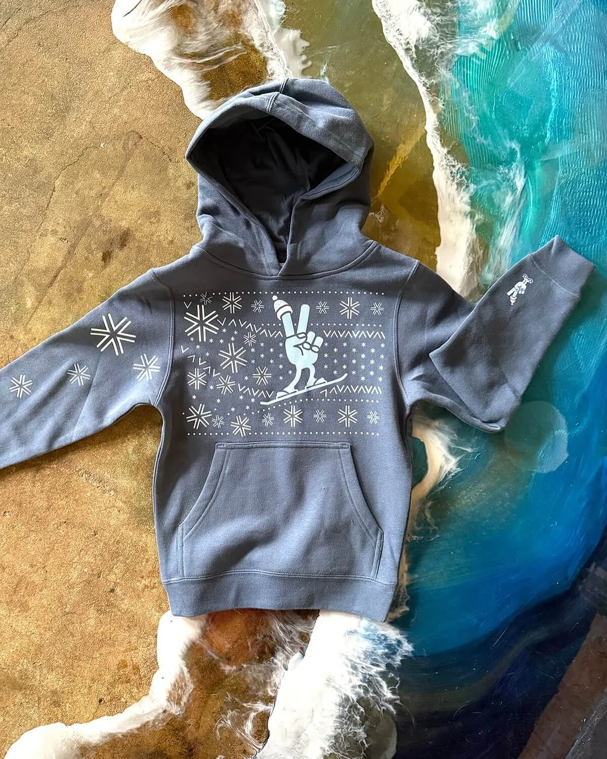 Snow Day Vibes hoodie ✌️🧊 - now available in the online store. 

ventnorvibe.co