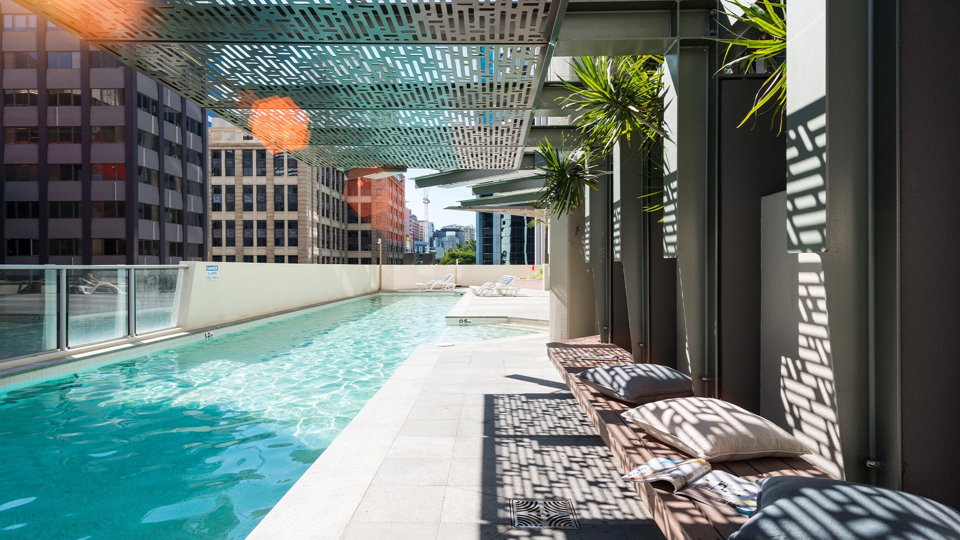 Brisbane_Retro-and-Relax_Oaks-Hotels.jpg