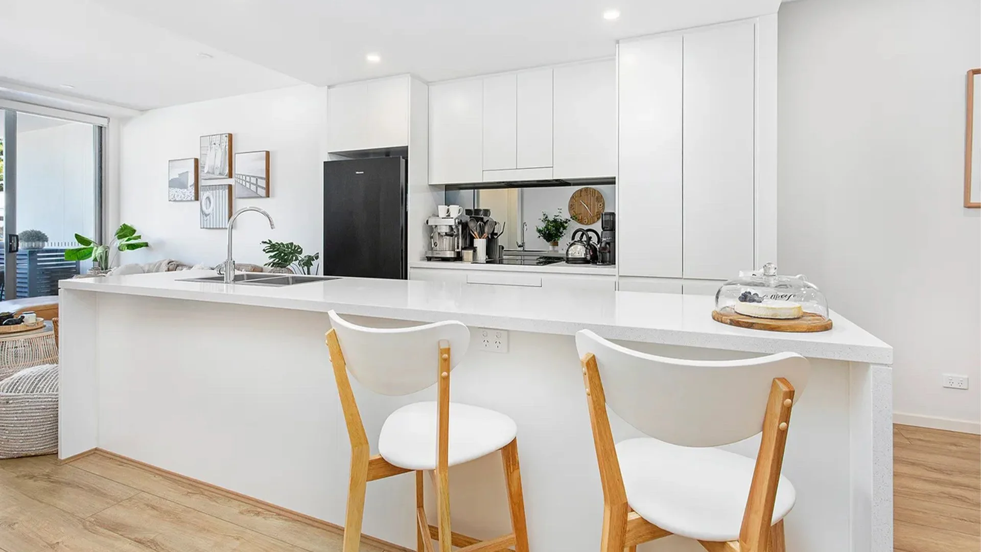 Bikinis & Martinis Stay in a Beach apartment in Kiama — Girls Getaways