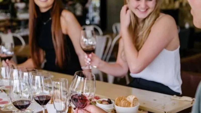 SIP+N+STAY+1.jpg