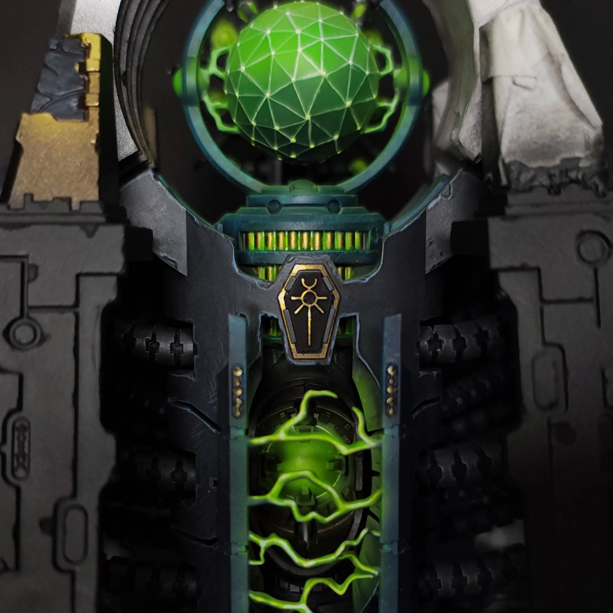 necron-monolith-centre-detail.jpg