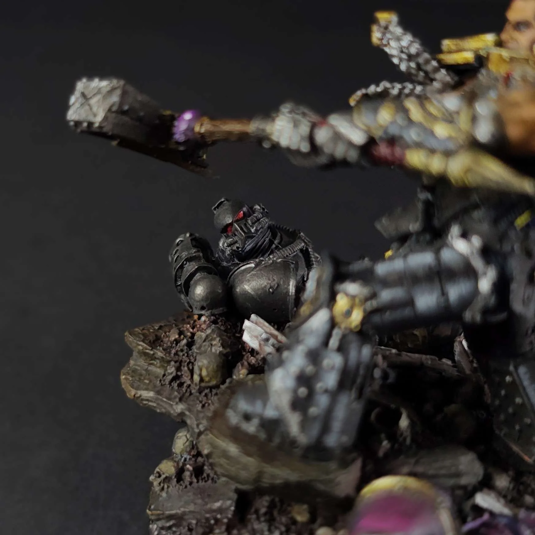 ferrus-manus-showcase-marine-closeup.jpg