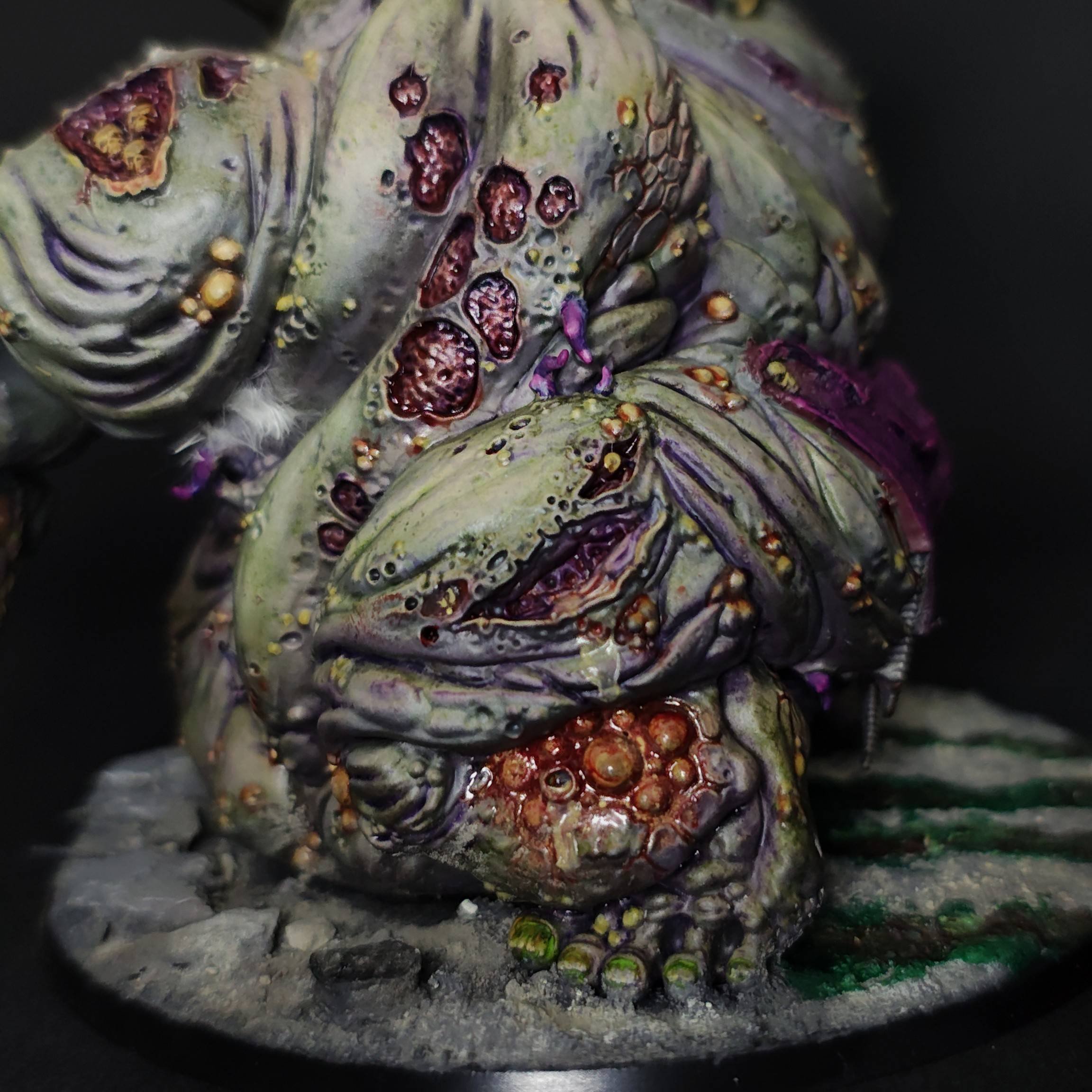 nurgle-great-unclean-one-leg.jpg