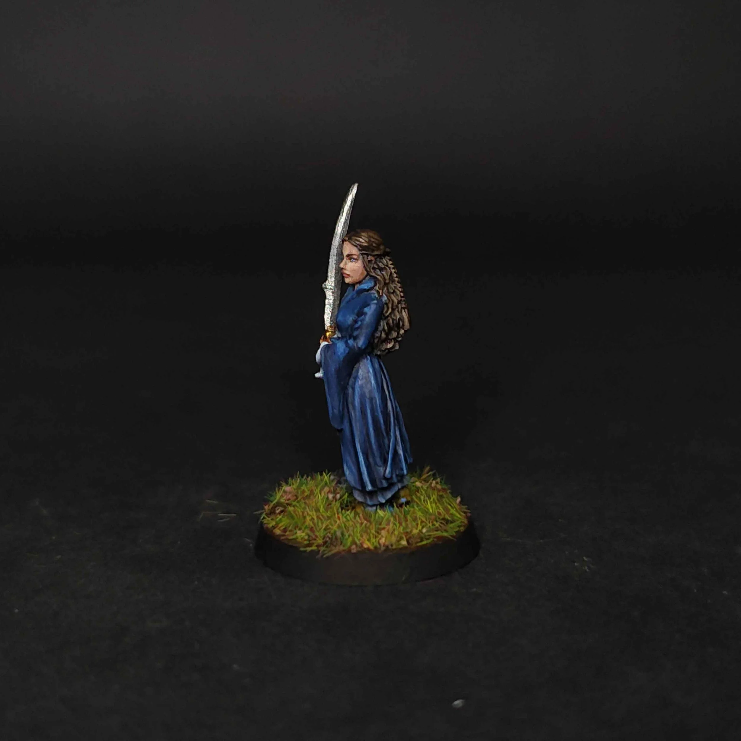lotr-Arwen-foot-side2.jpg