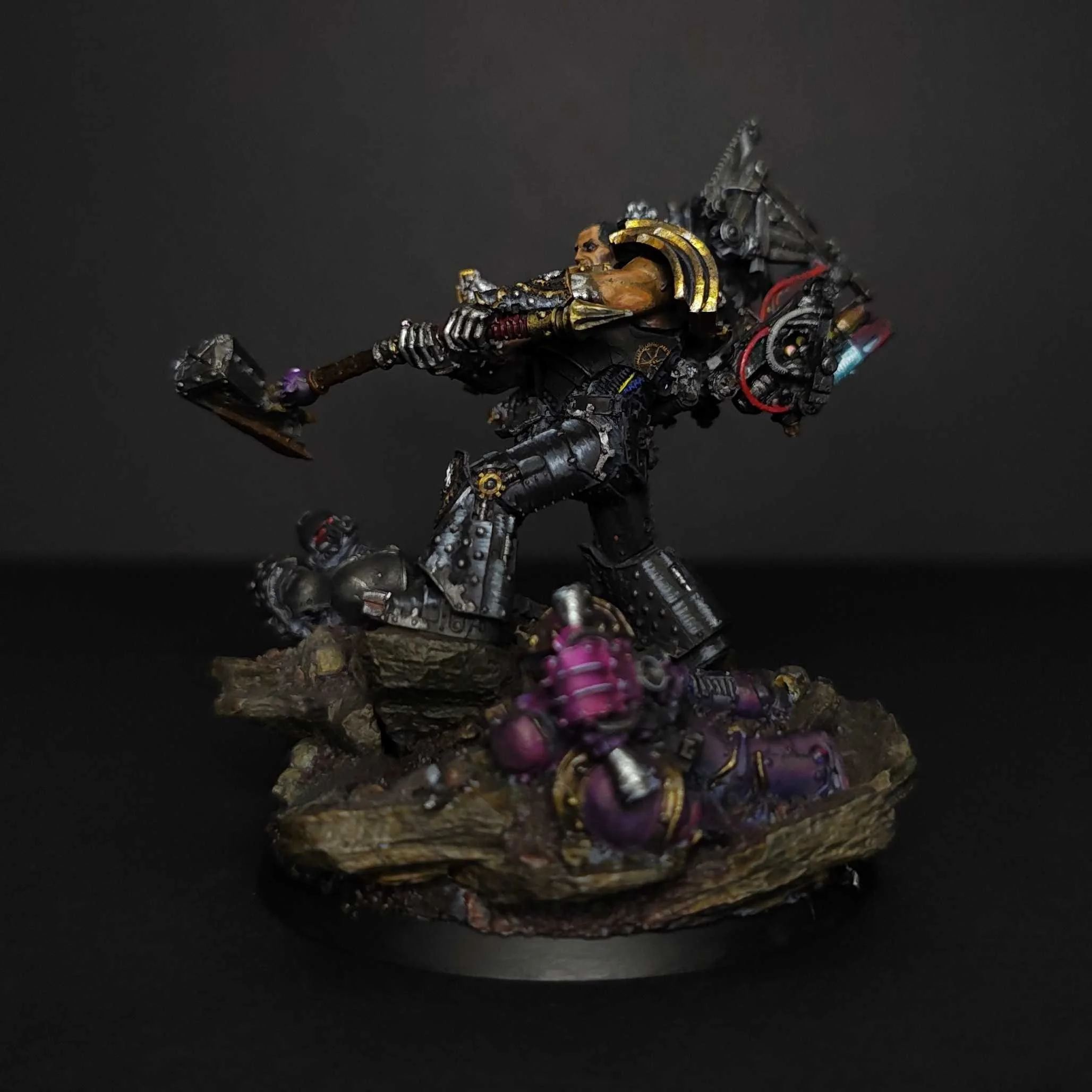 ferrus-manus-showcase-frontside.jpg