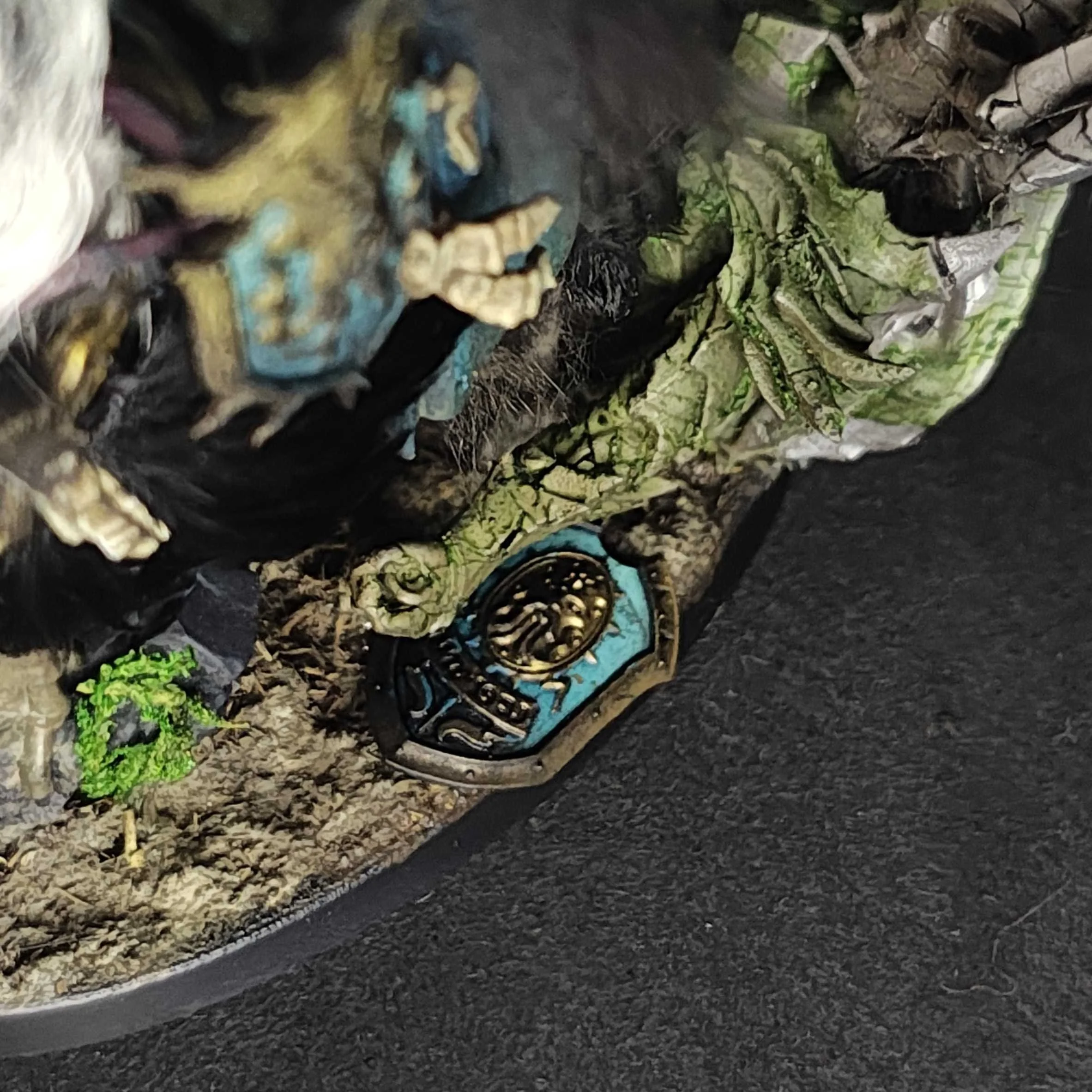 skaventide-lord-vigilant-on-gryph-stalker-basing.jpg