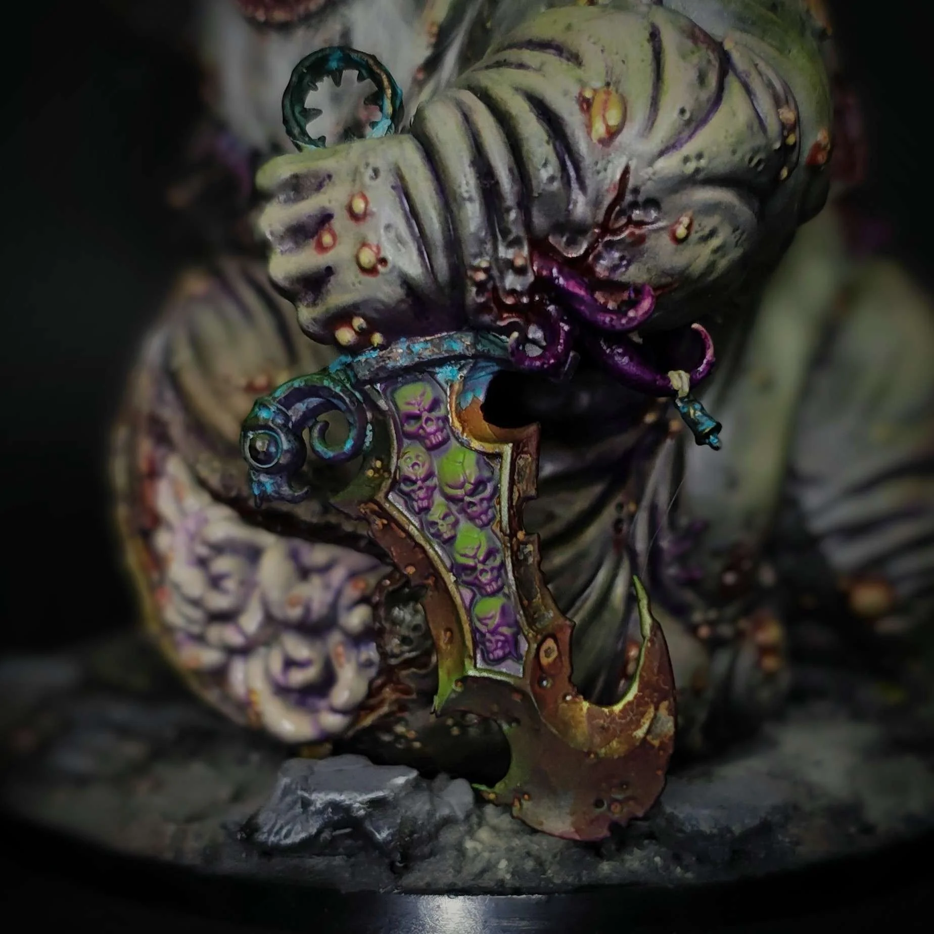 nurgle-great-unclean-one-dagger-detail.jpg