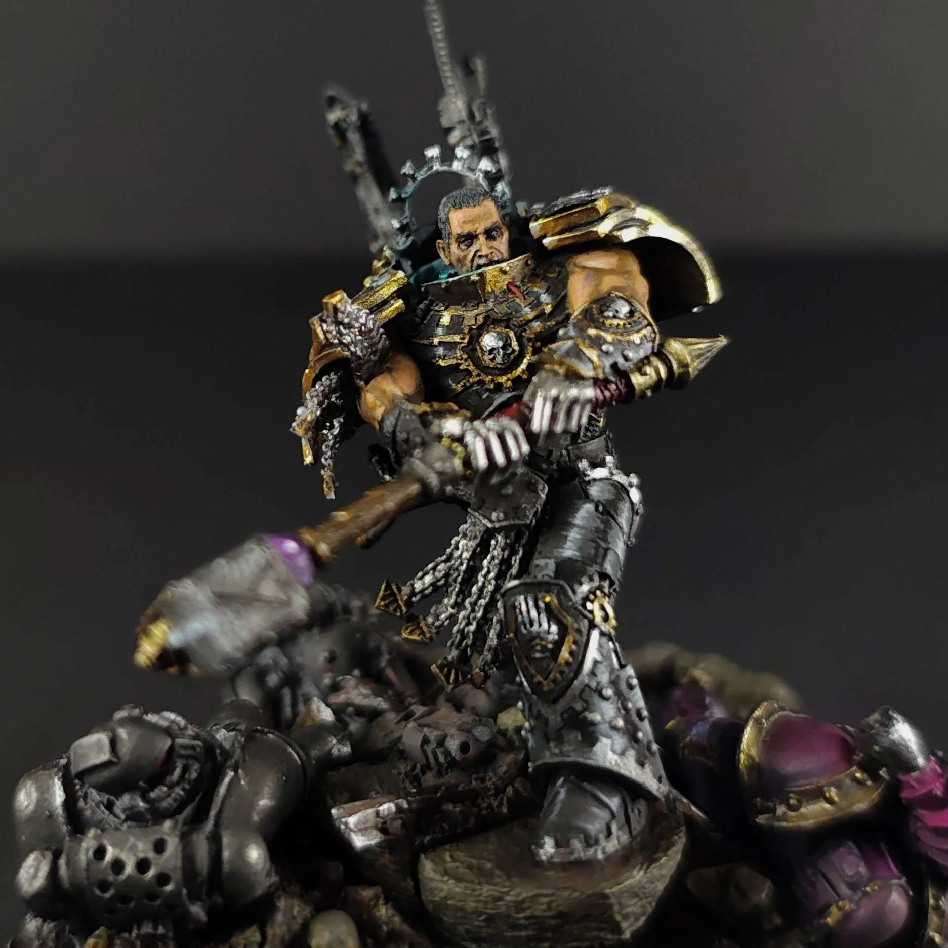 ferrus-manus-showcase-front-closeup.jpg