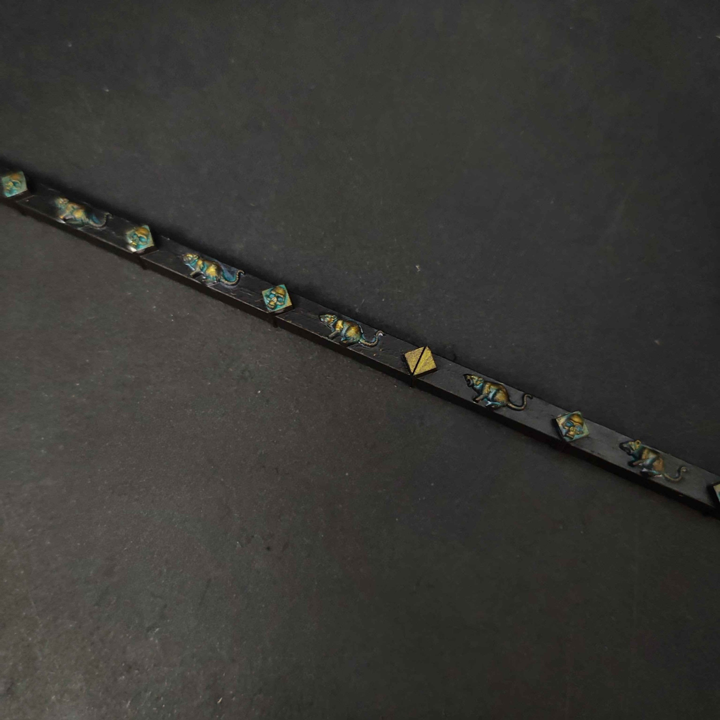 skaventide-ruler-closeup.png