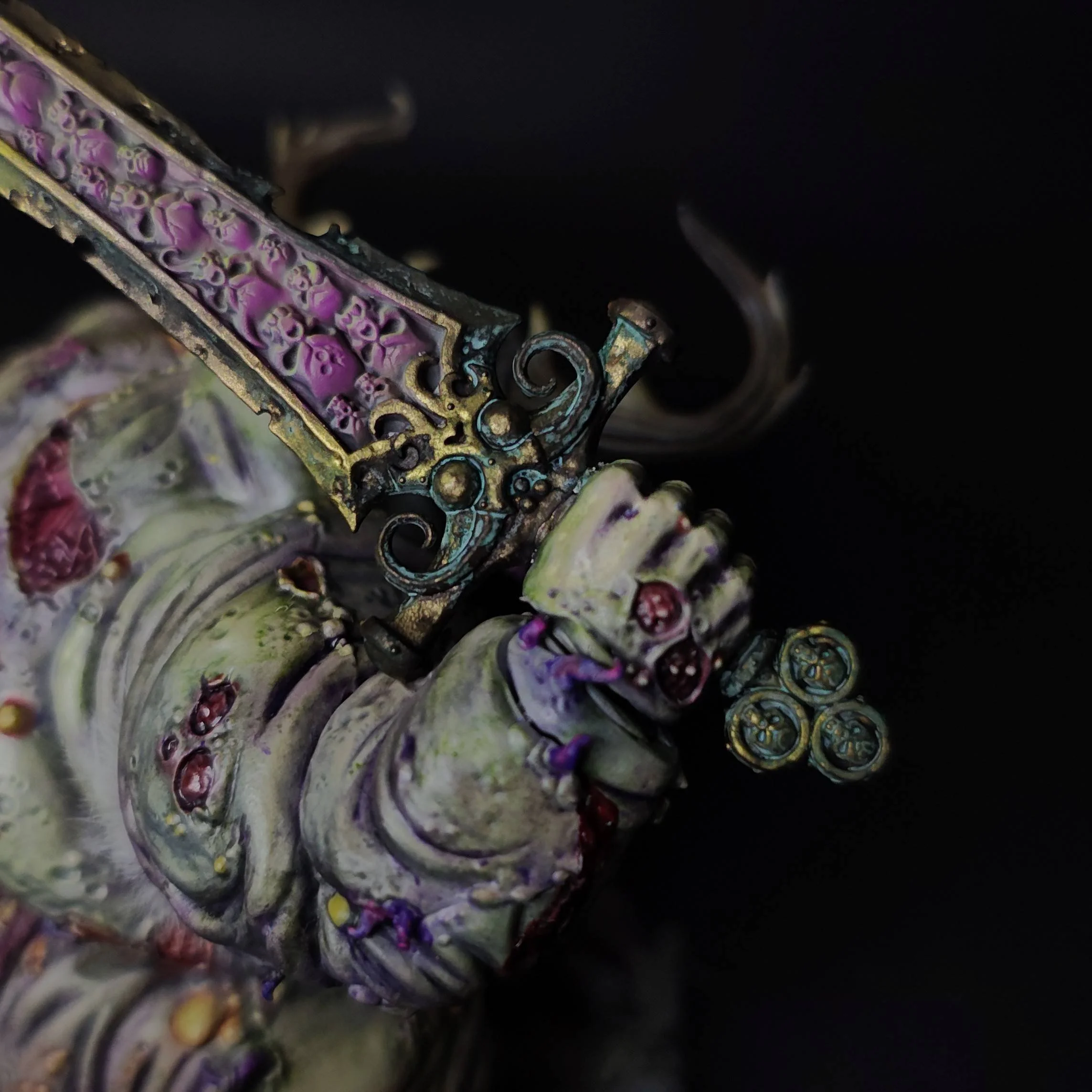 nurgle-great-unclean-one-sword-detail.jpg