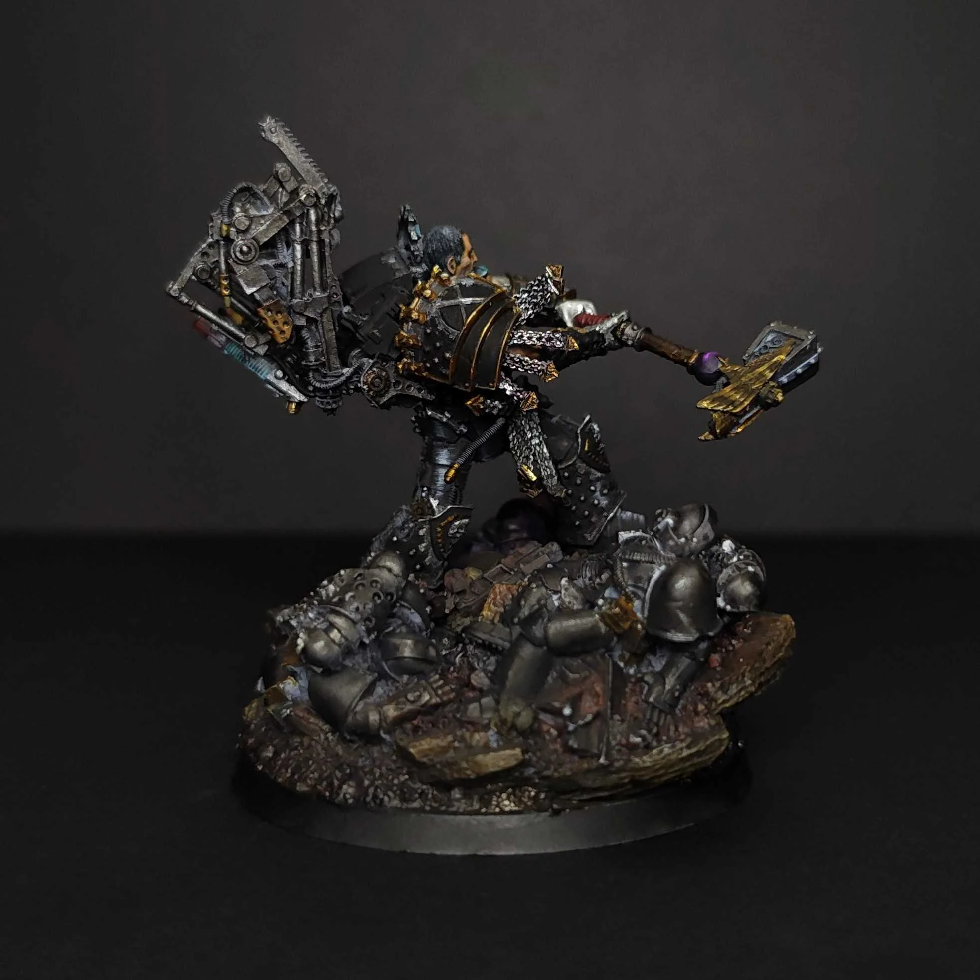 ferrus-manus-showcase-side4.jpg