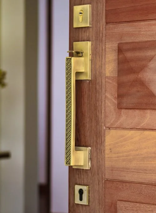 THE+GREEK+REVIVAL+HANDLE+CARBNSTUDIO.jpg