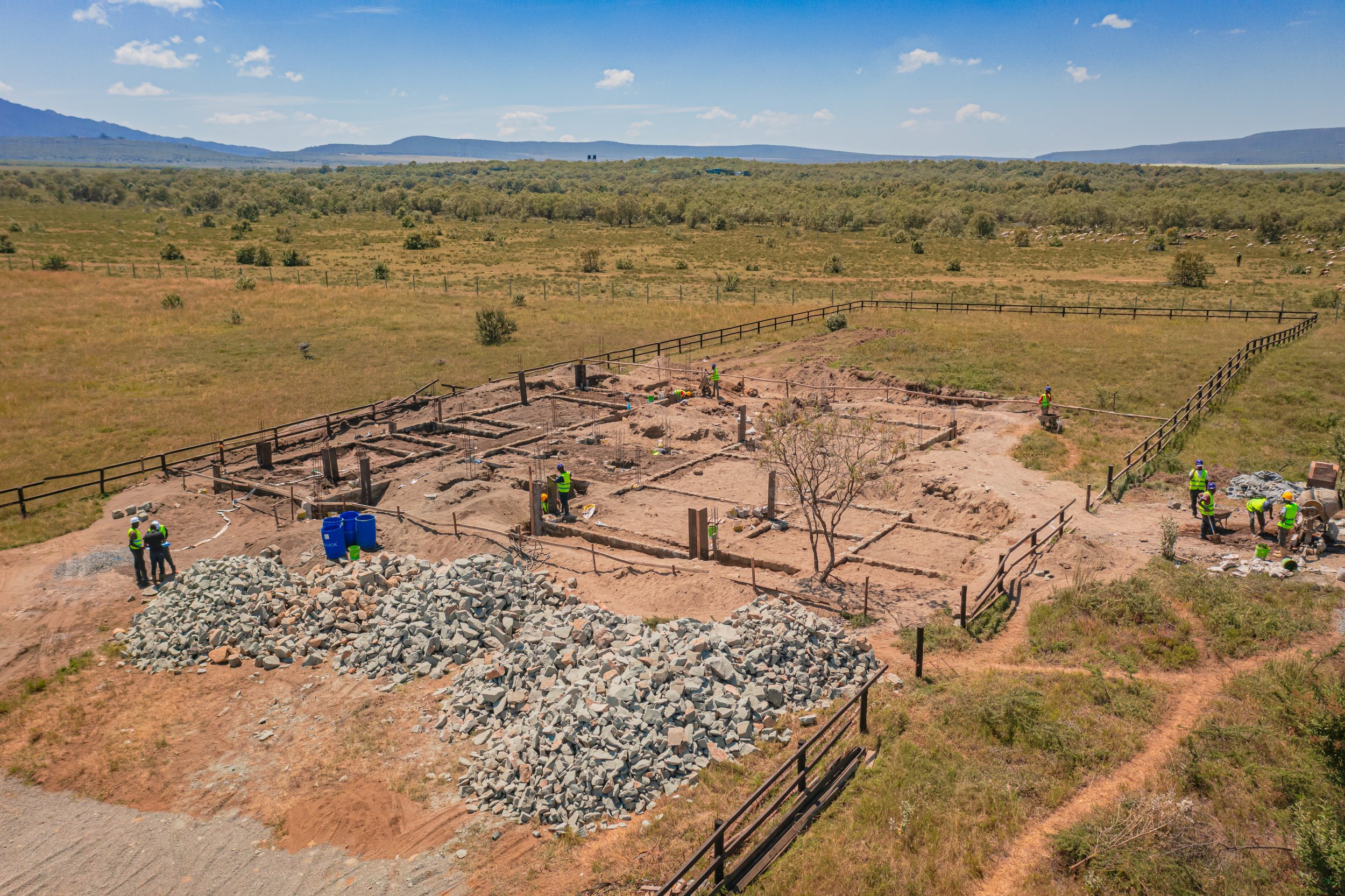 Crafting Harmony with Local Stone and Savannah Tones - Carbnstudio
