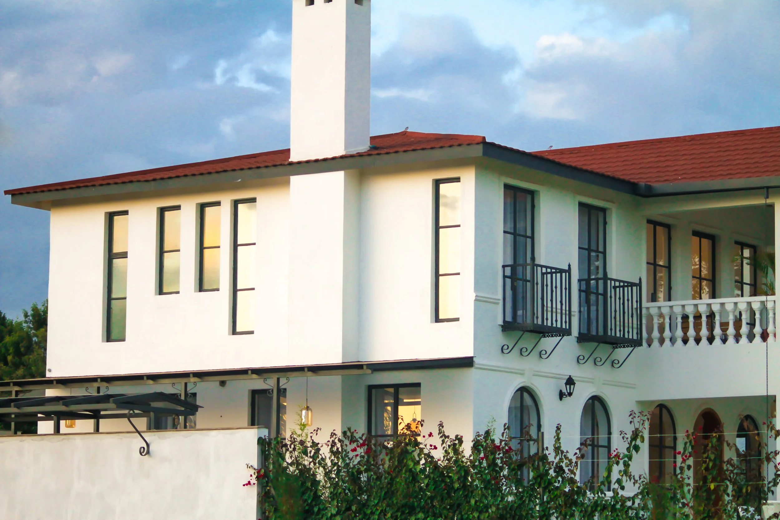 The Greek Revival: Symmetry and Order - Carbnstudio