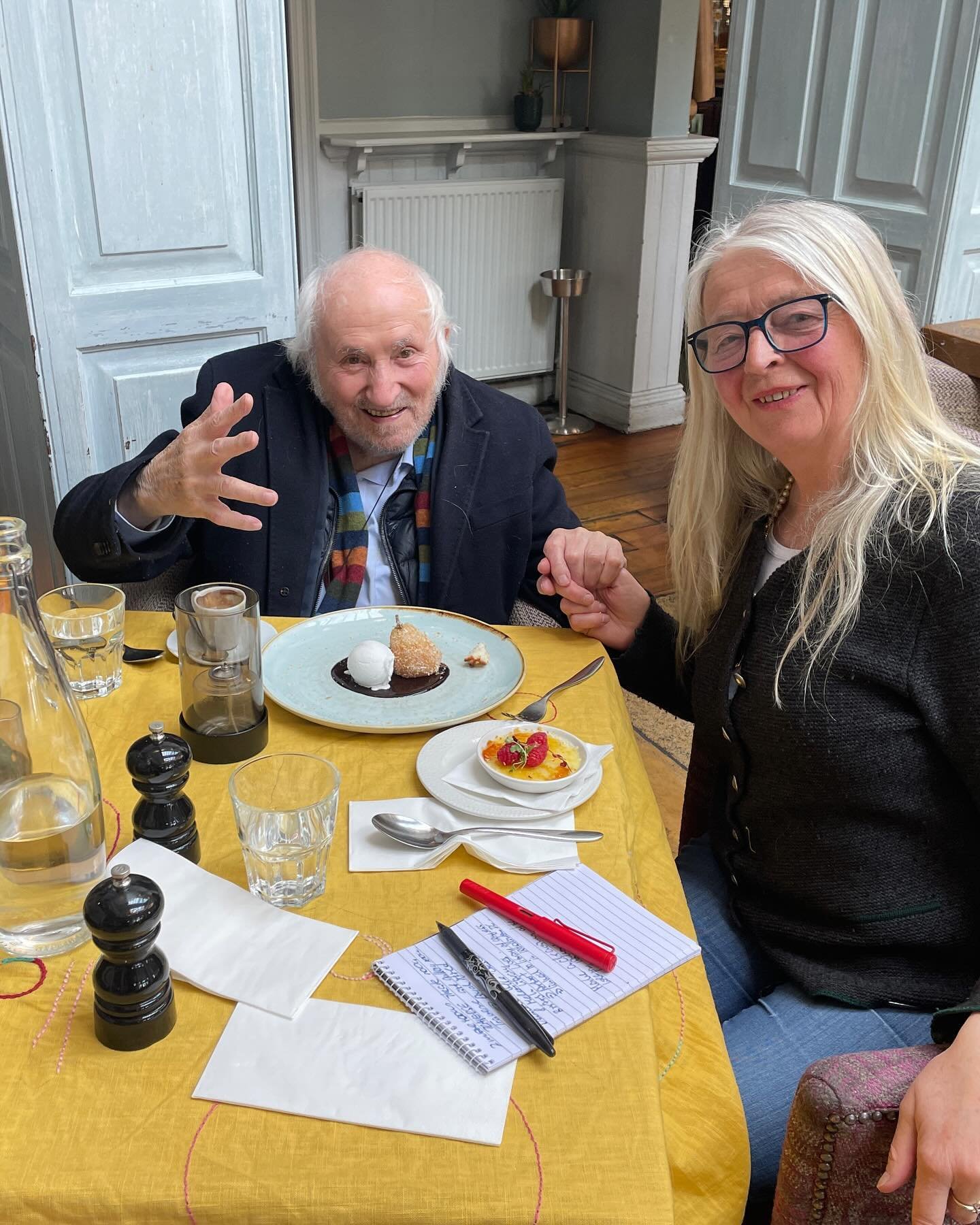 Conversations with @richarddemarco. 10 Walking Lunches around 10 Decades. From childhood times in Portobello to the art journeys beyond the iron curtain.

Drawing and stitching the tableware shapes on a yellow cloth. 
Thanks to @Scotthopefoundation.
