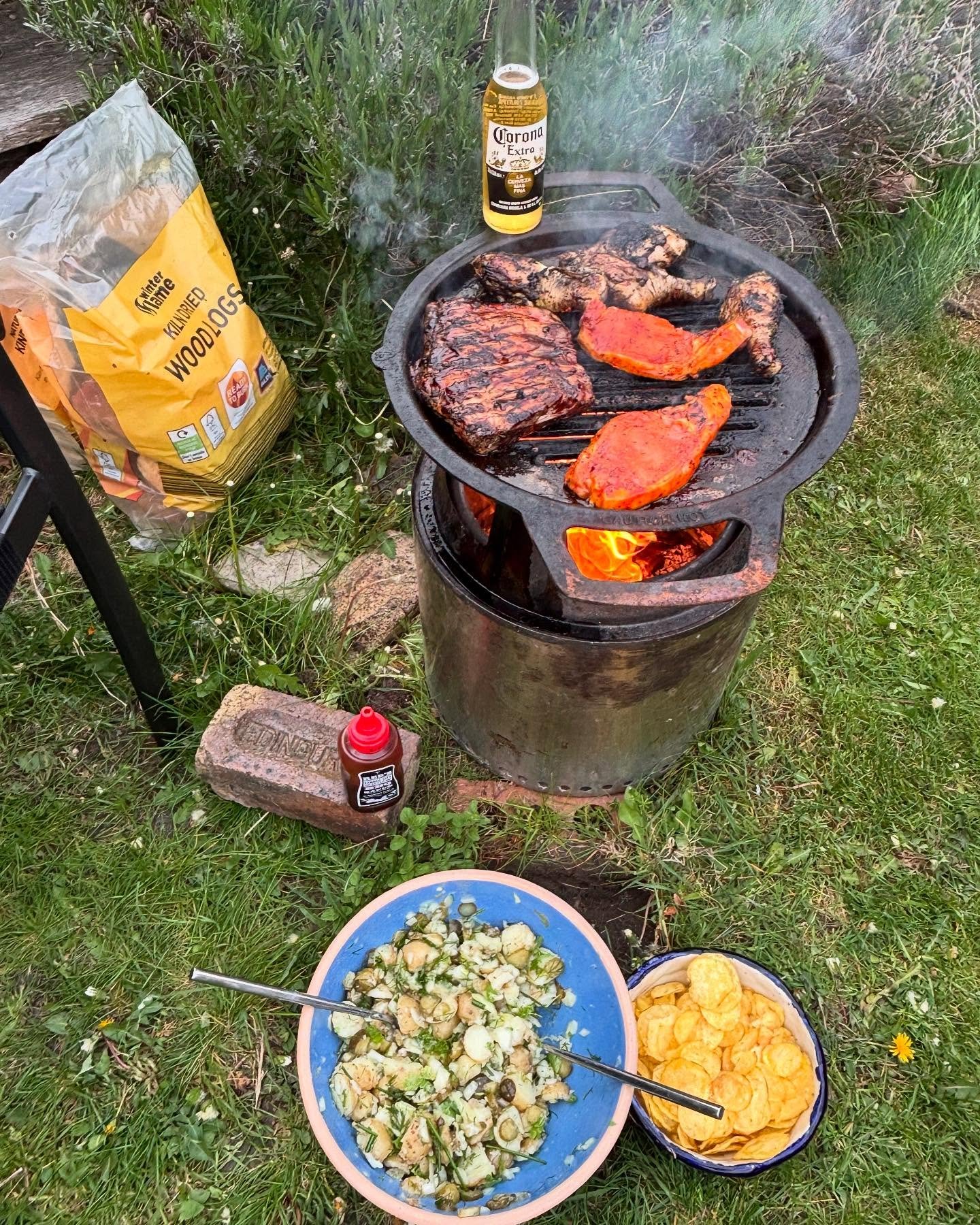 Conflict Cooking April: USA bbq. With the end of Vietnam war and the endless Trumpian shenanigans ongoing, my cooking had to be America this month.

#conflictcooking #usa #trump #vietnamwar #makefoodnotwar #schwerterzupflugscharen