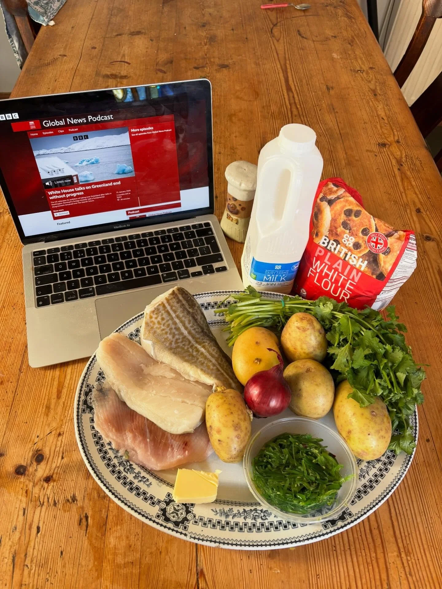 Combat Cooking January: Greenland 🇬🇱
With all the shenanigans going around Arctic territories, I turned yesterday to Greenland. As we can not access their traditional ingredients like seal, whale or reindeer, I cooked Plokkfiskur, a simple northern