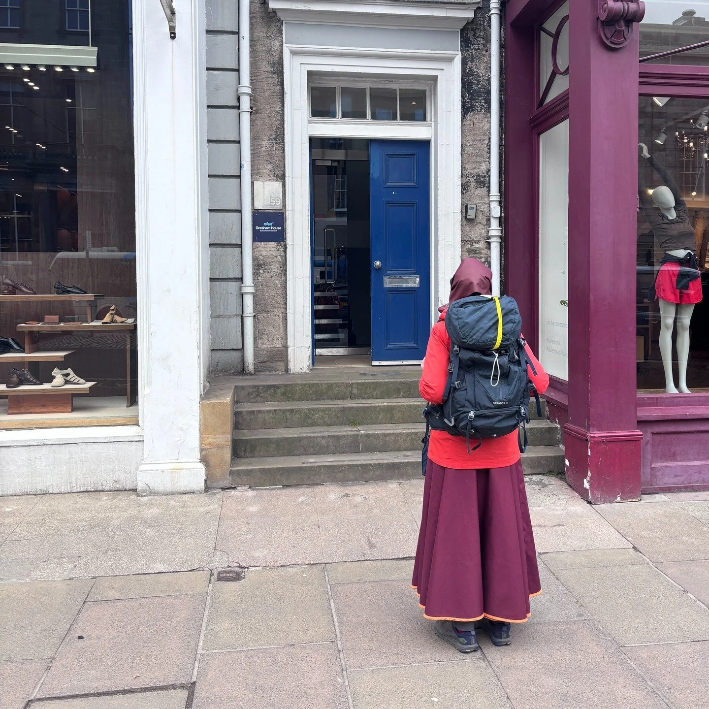 Visiting the home of geologist Elizabeth Gray and her daughters from 1890-1945 on 59 George Street, Edinburgh. 

#womengeologist #futurefossiles #carrickcoast #plastocine #artistresidency