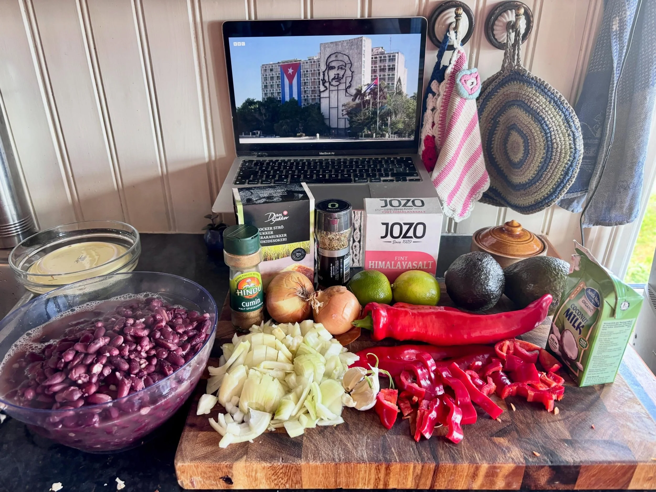 Combat Cooking May: Frijoles Negros 🇨🇺. This month&lsquo;s dish comes from Cuba &mdash; beans cooked in the middle of a rapidly deepening man made crisis.

In recent weeks and months, conditions across the island have sharply worsened: daily blacko
